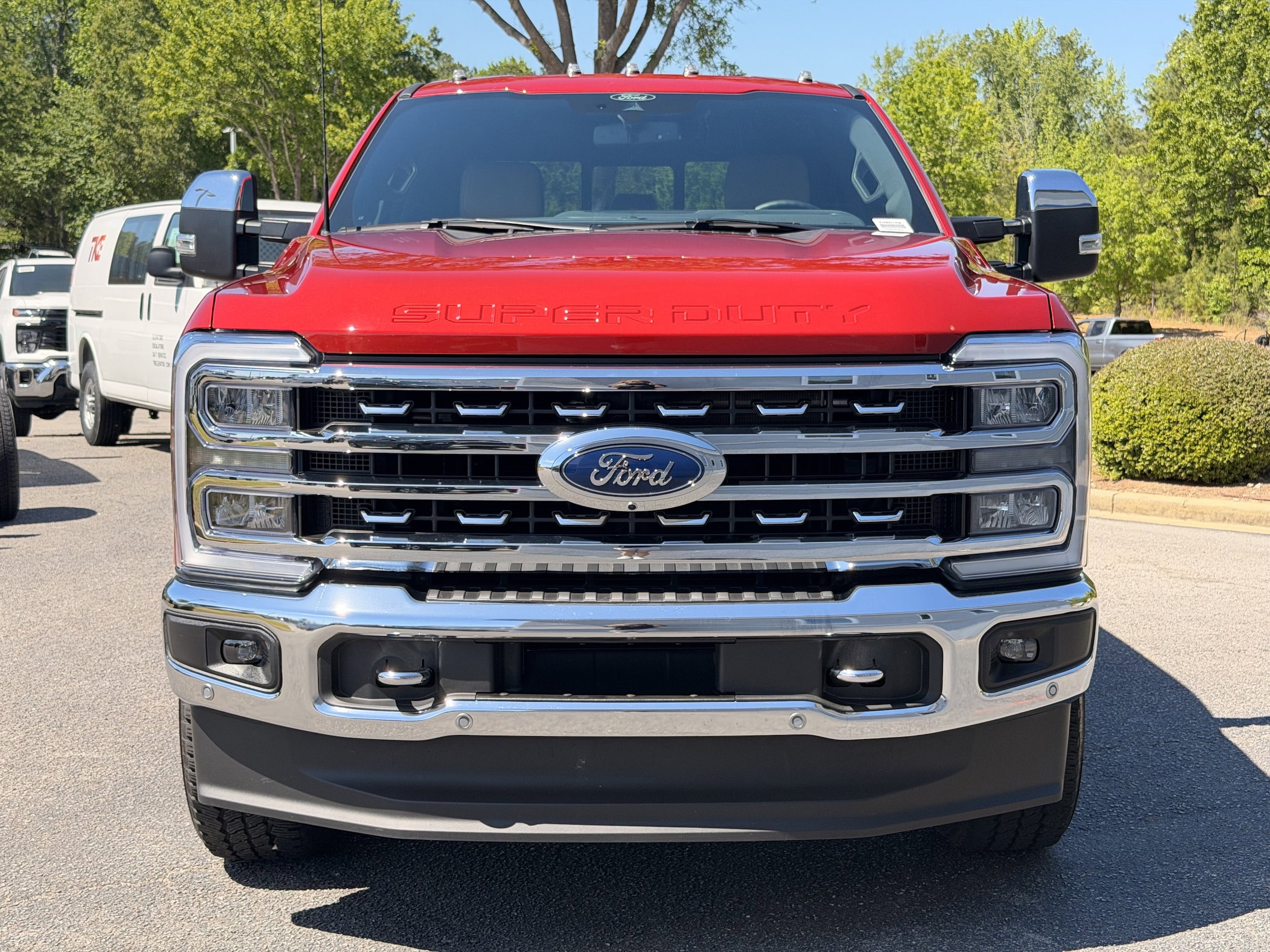 2024 Ford Super Duty F-250 SRW LARIAT photo 2