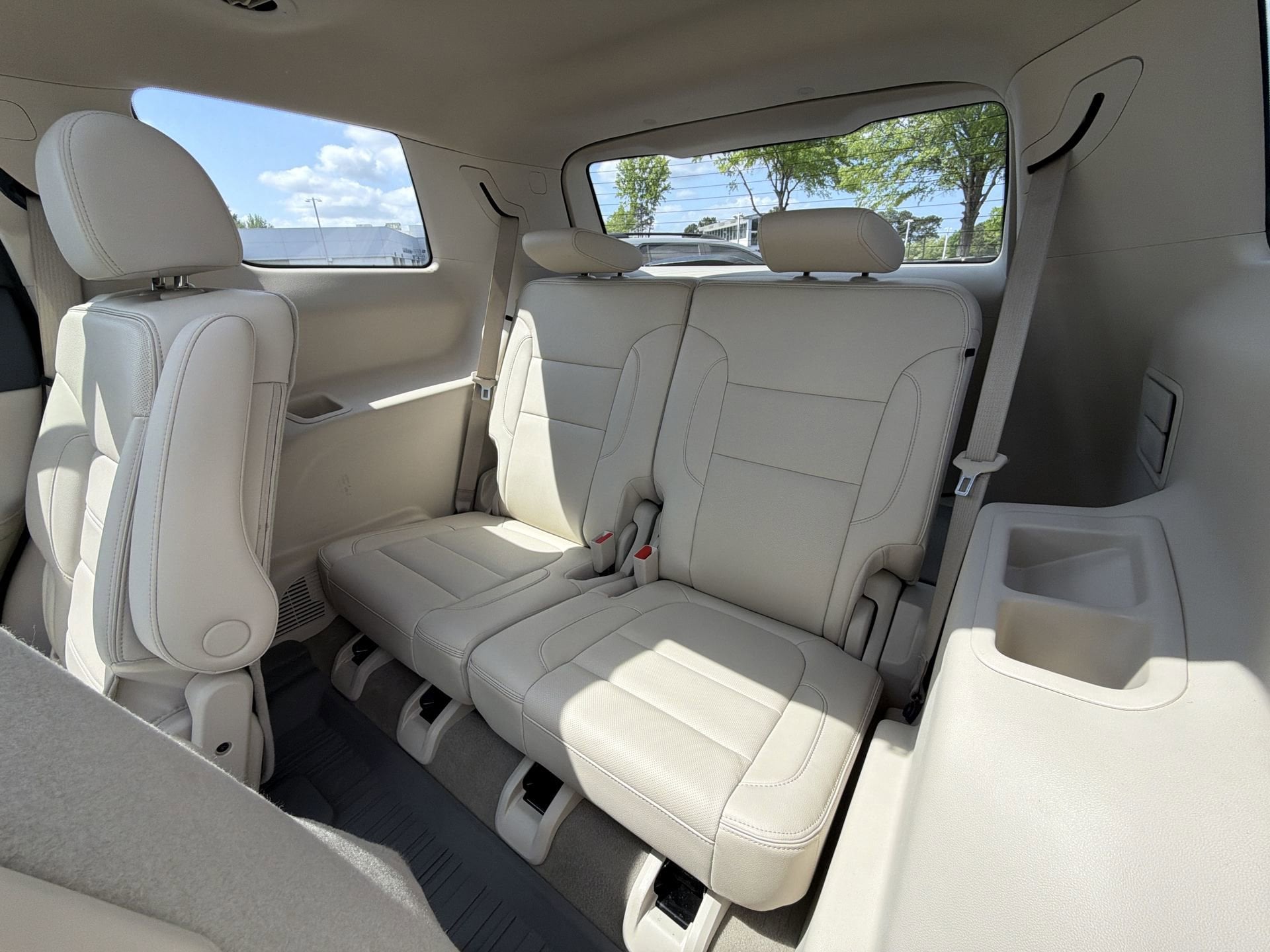 2023 GMC Acadia Denali photo 4