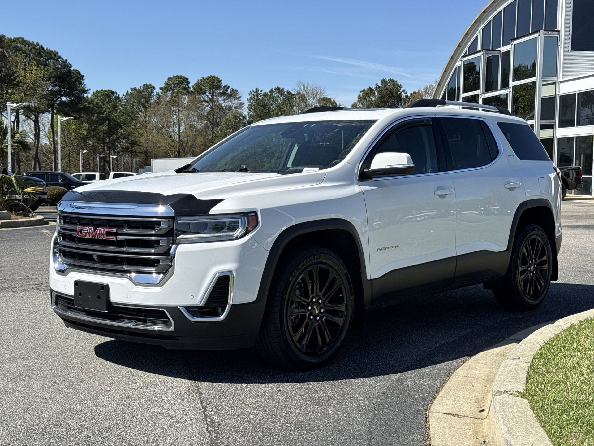 2023 GMC Acadia SLT photo 4