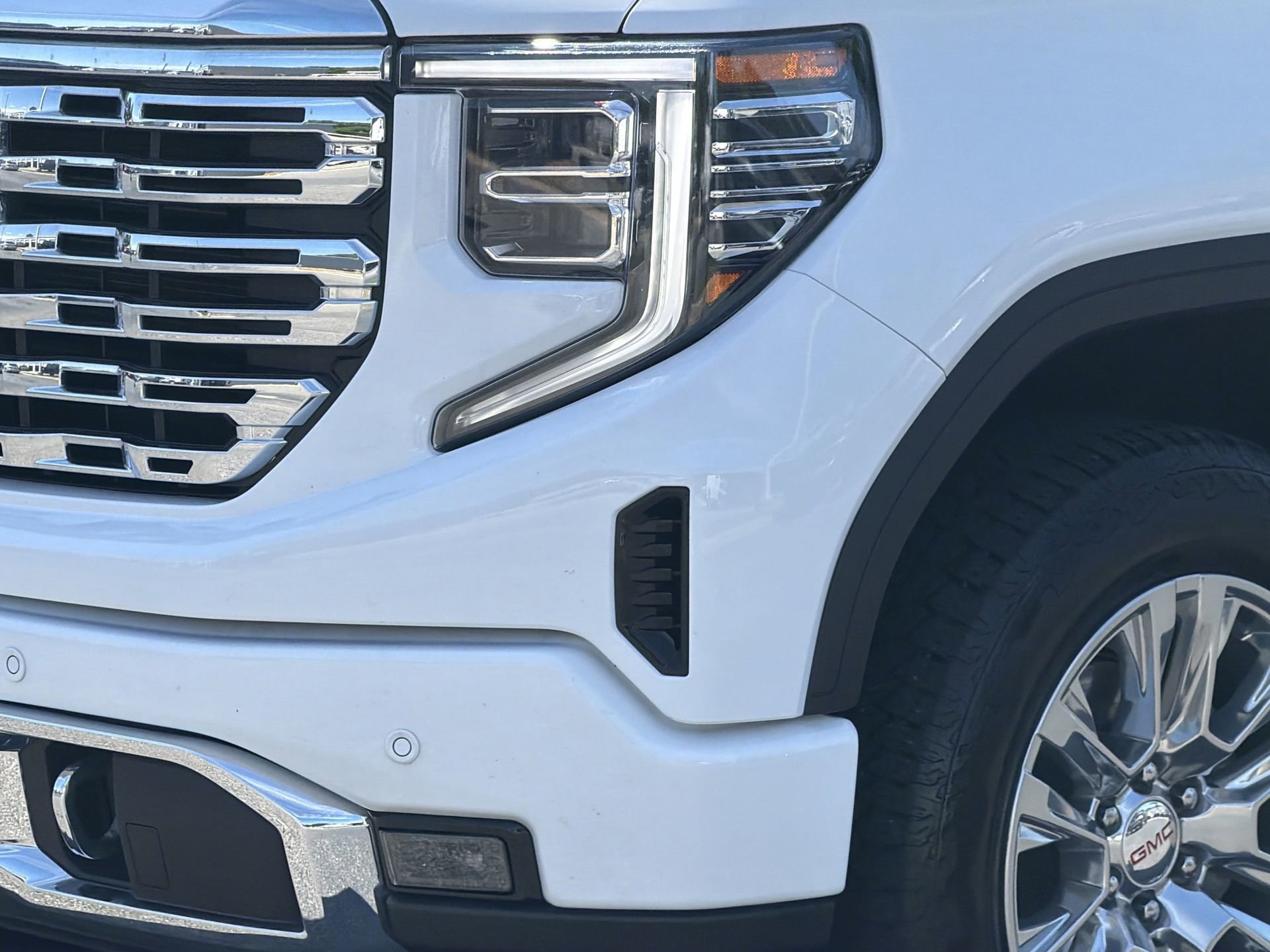 2023 GMC Sierra 1500 Denali photo 3