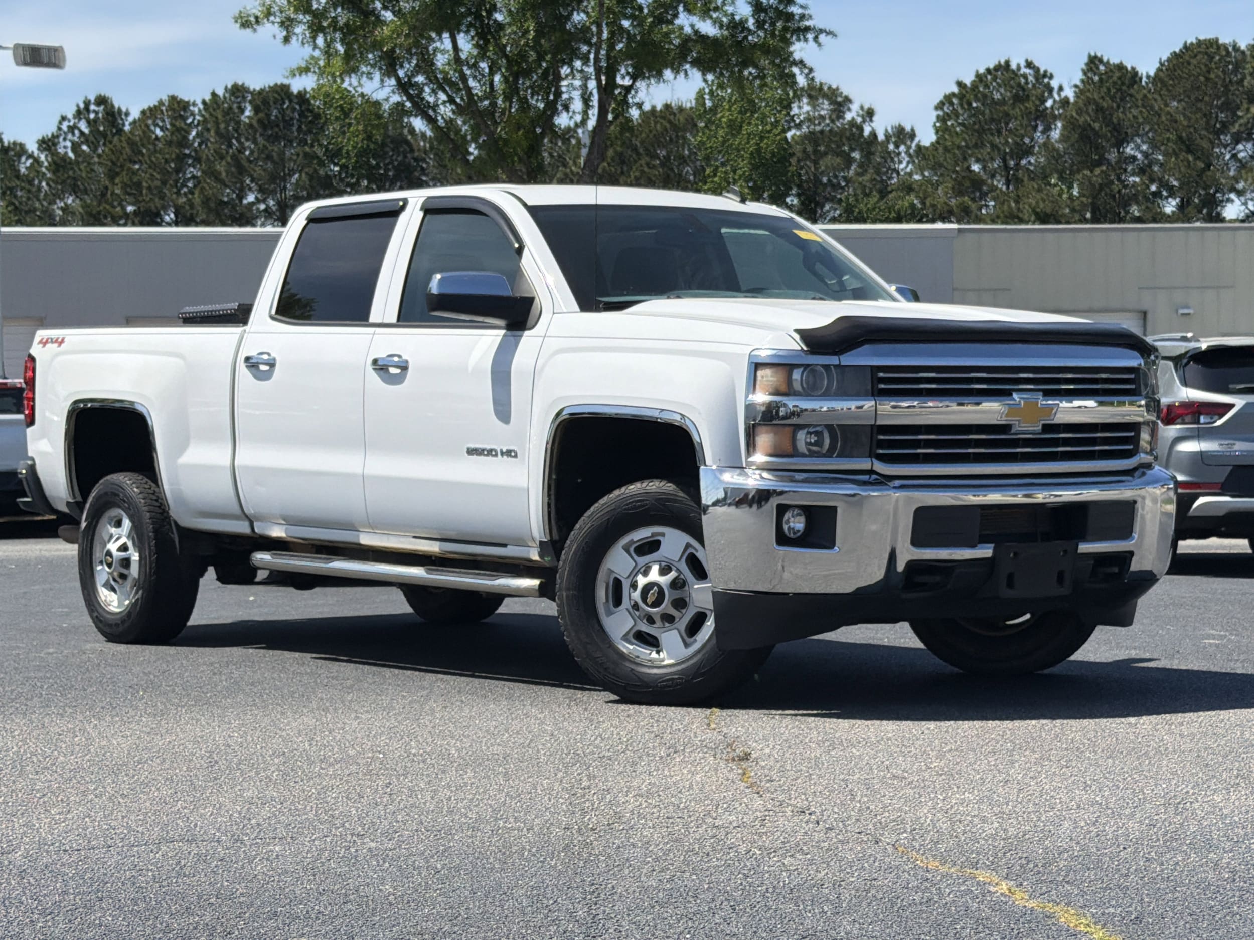 2015 Chevrolet Silverado 2500HD LT photo 2