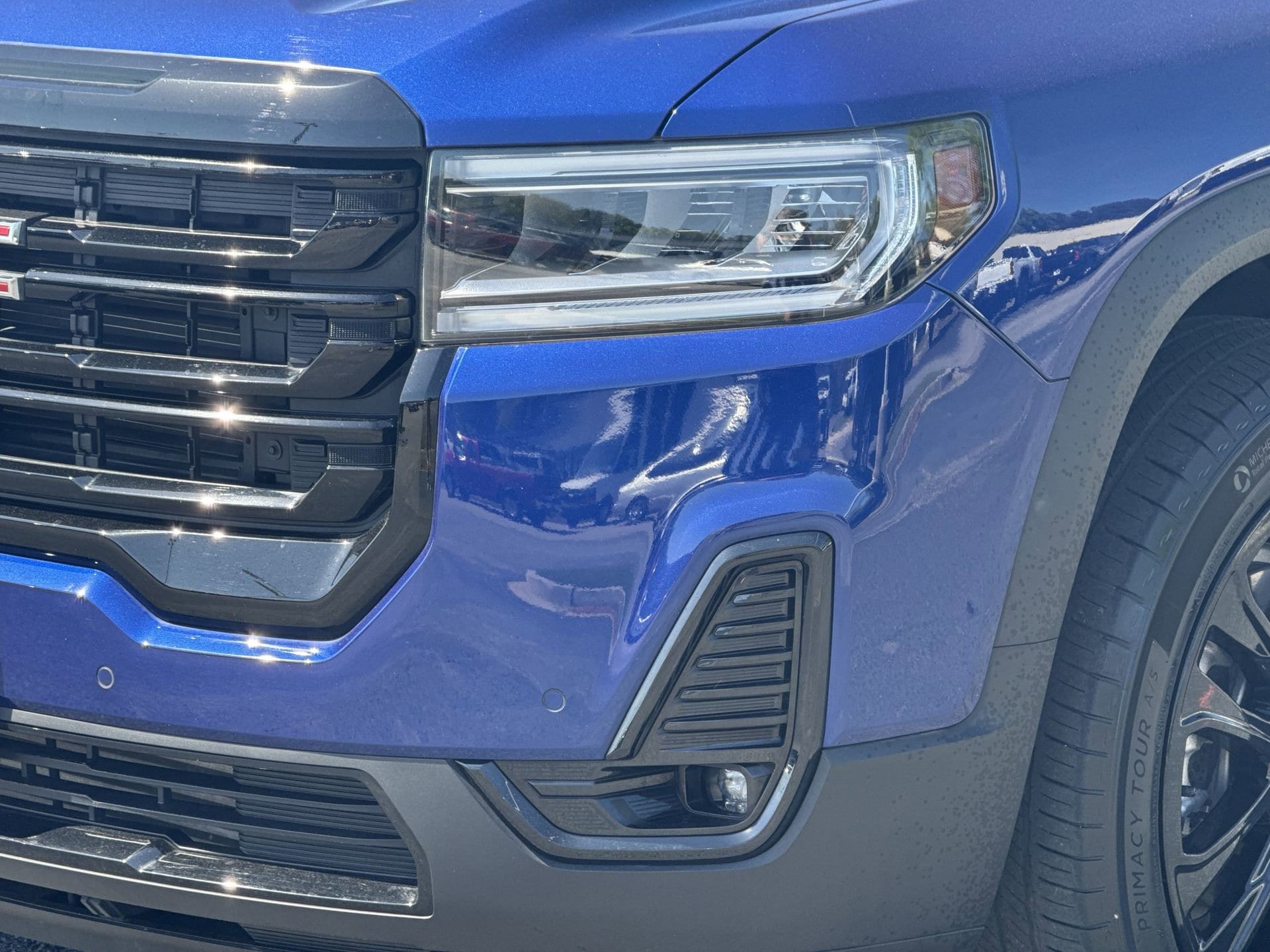 2023 GMC Acadia SLT photo 4