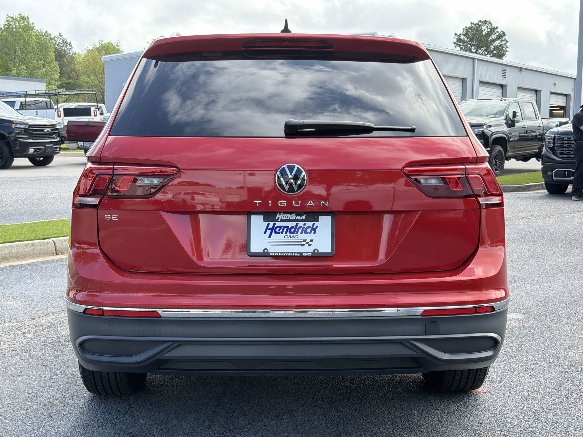 2024 Volkswagen Tiguan SE photo 3