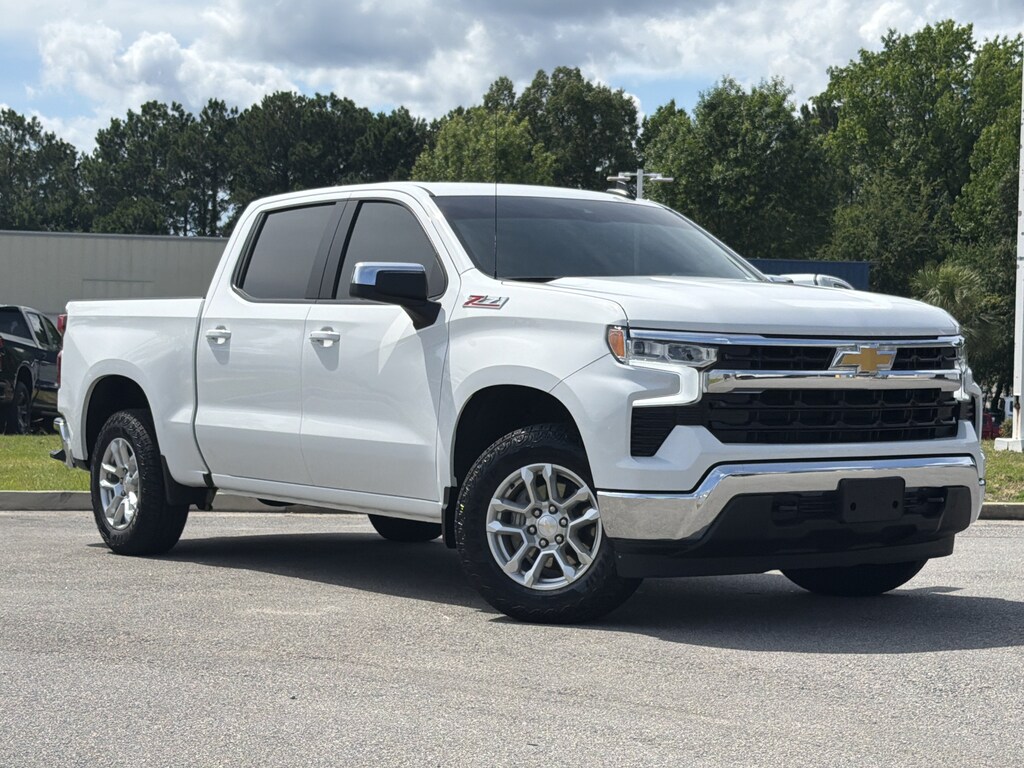 Used 2025 Chevrolet Silverado 1500 LT Pickup