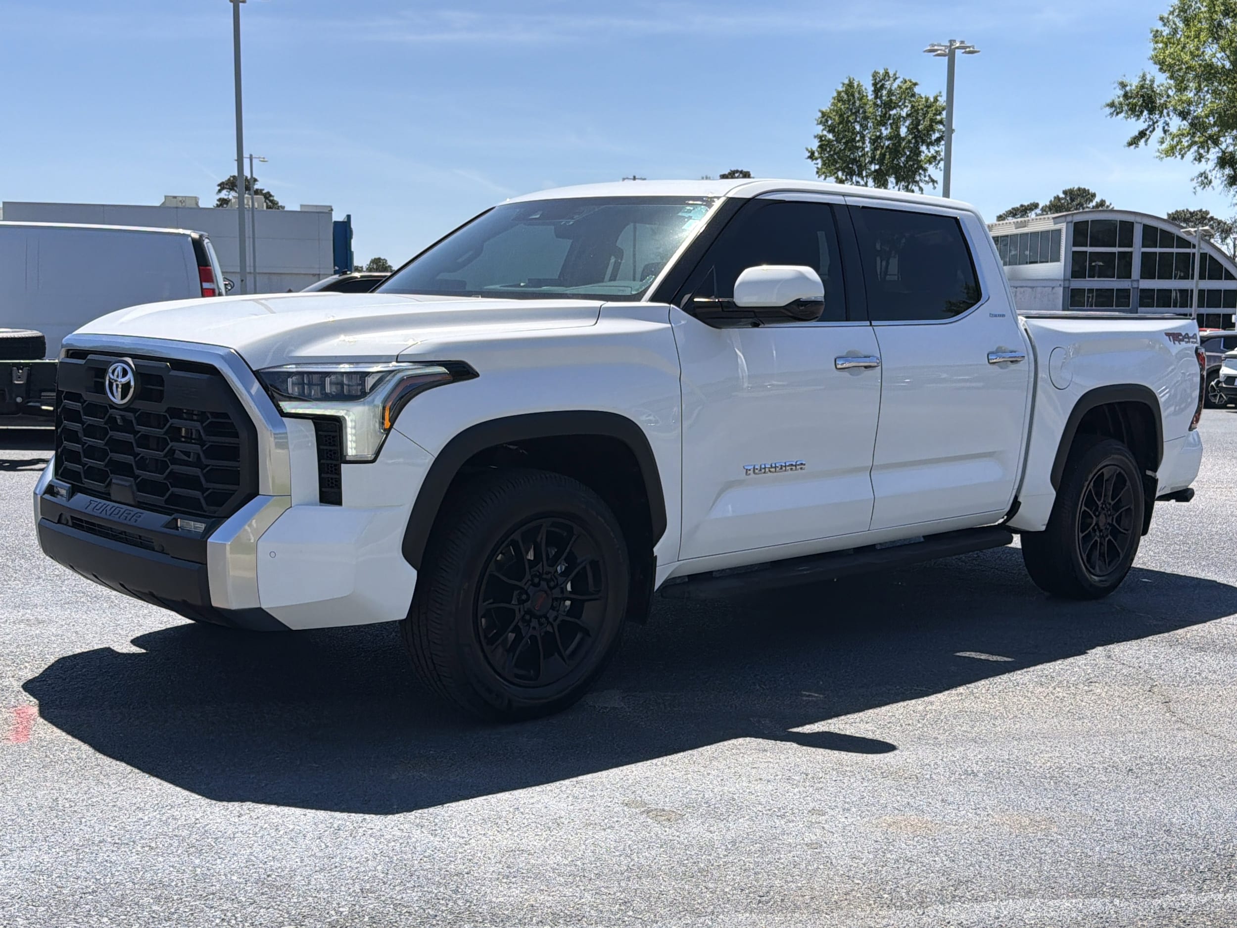 2023 Toyota Tundra 4WD Limited photo 6