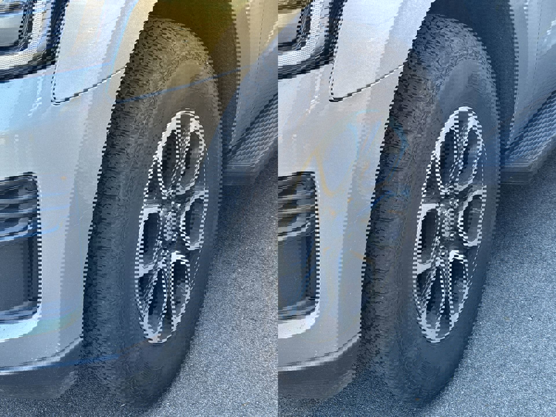 2024 Ford Expedition XLT photo 2