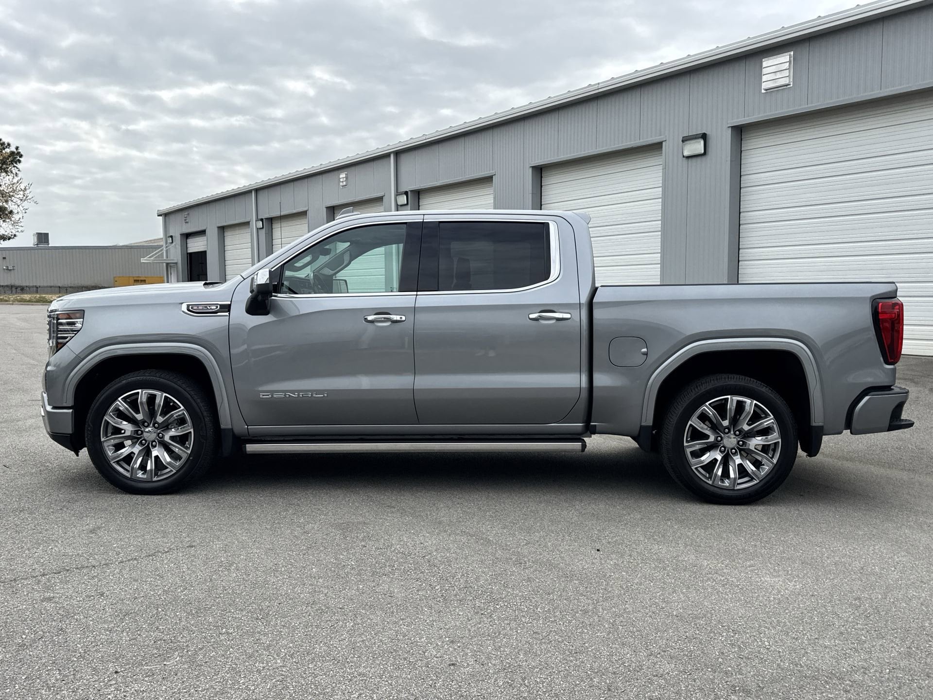 2024 GMC Sierra 1500 Denali photo 6