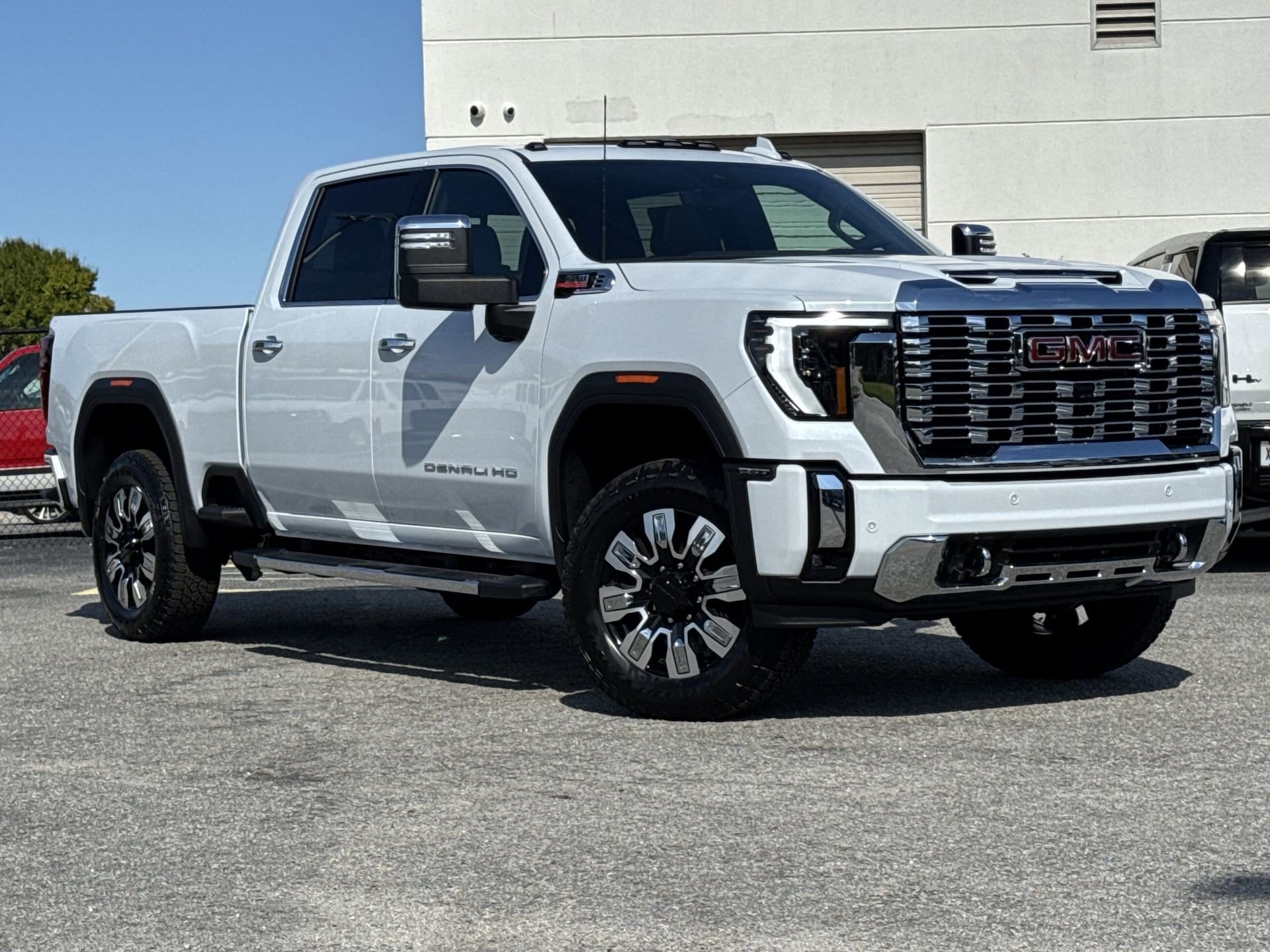 2026 GMC Sierra 2500HD Denali photo 2