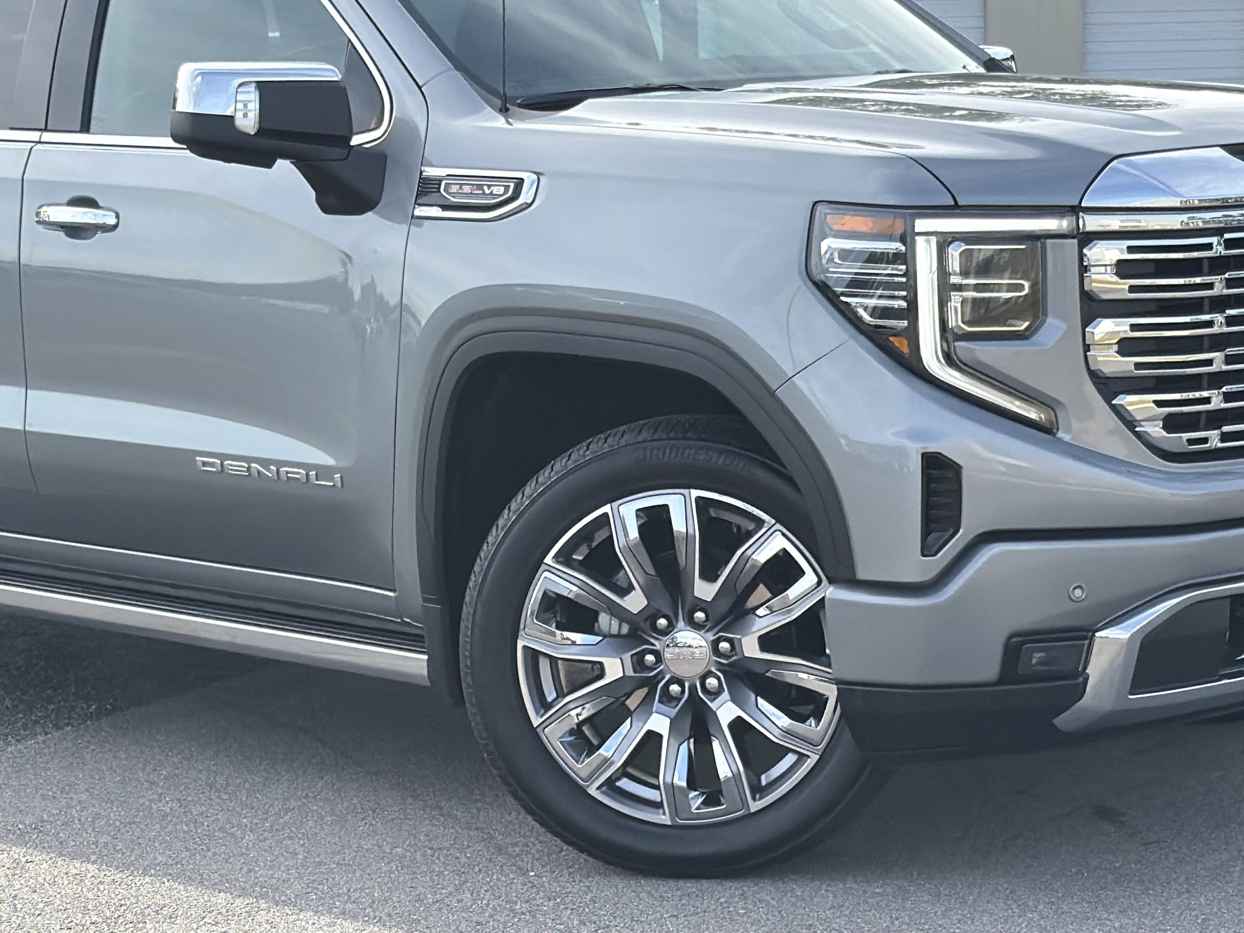 2026 GMC Sierra 1500 Denali photo 2