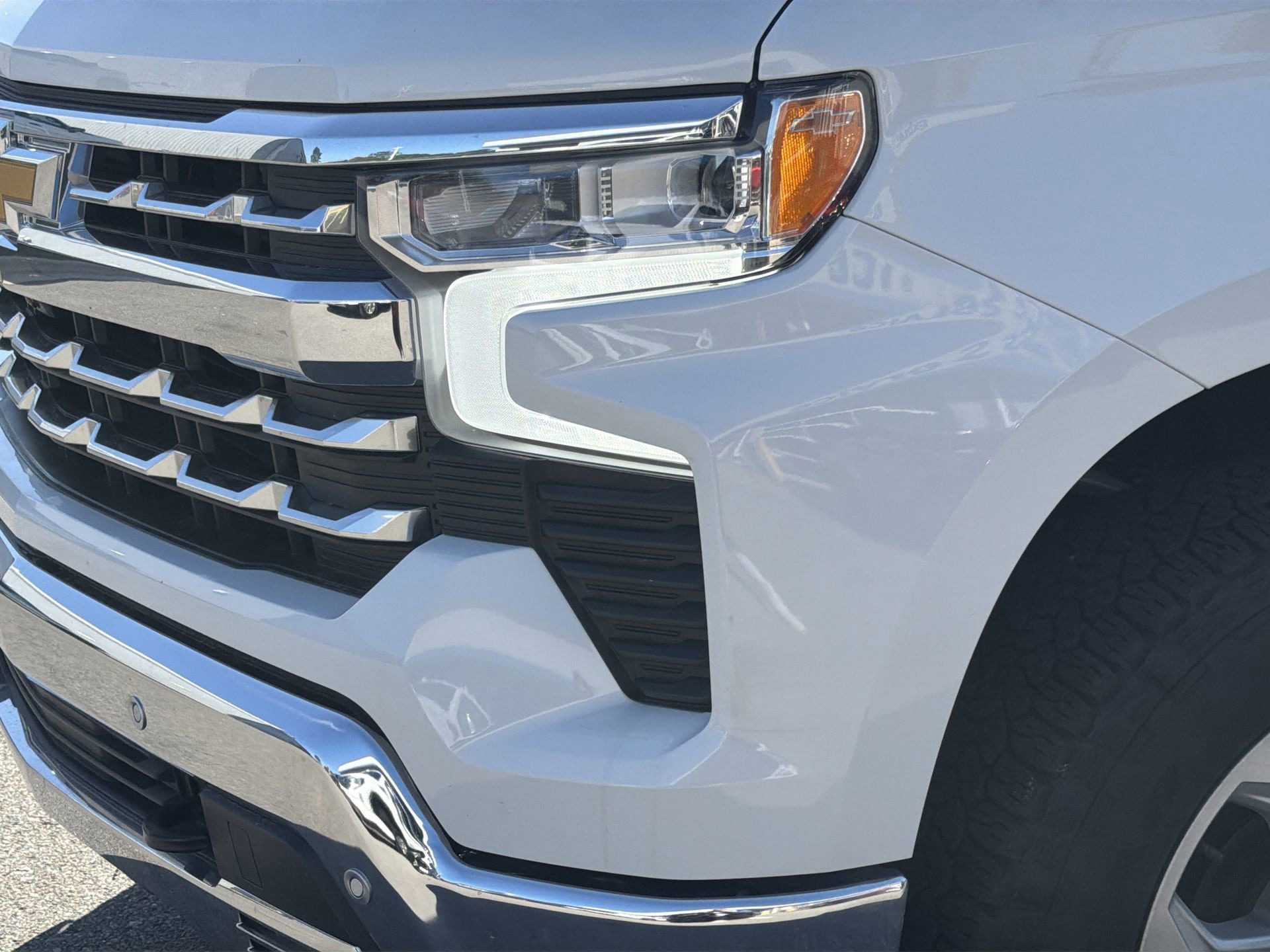 2025 Chevrolet Silverado 1500 LTZ photo 4