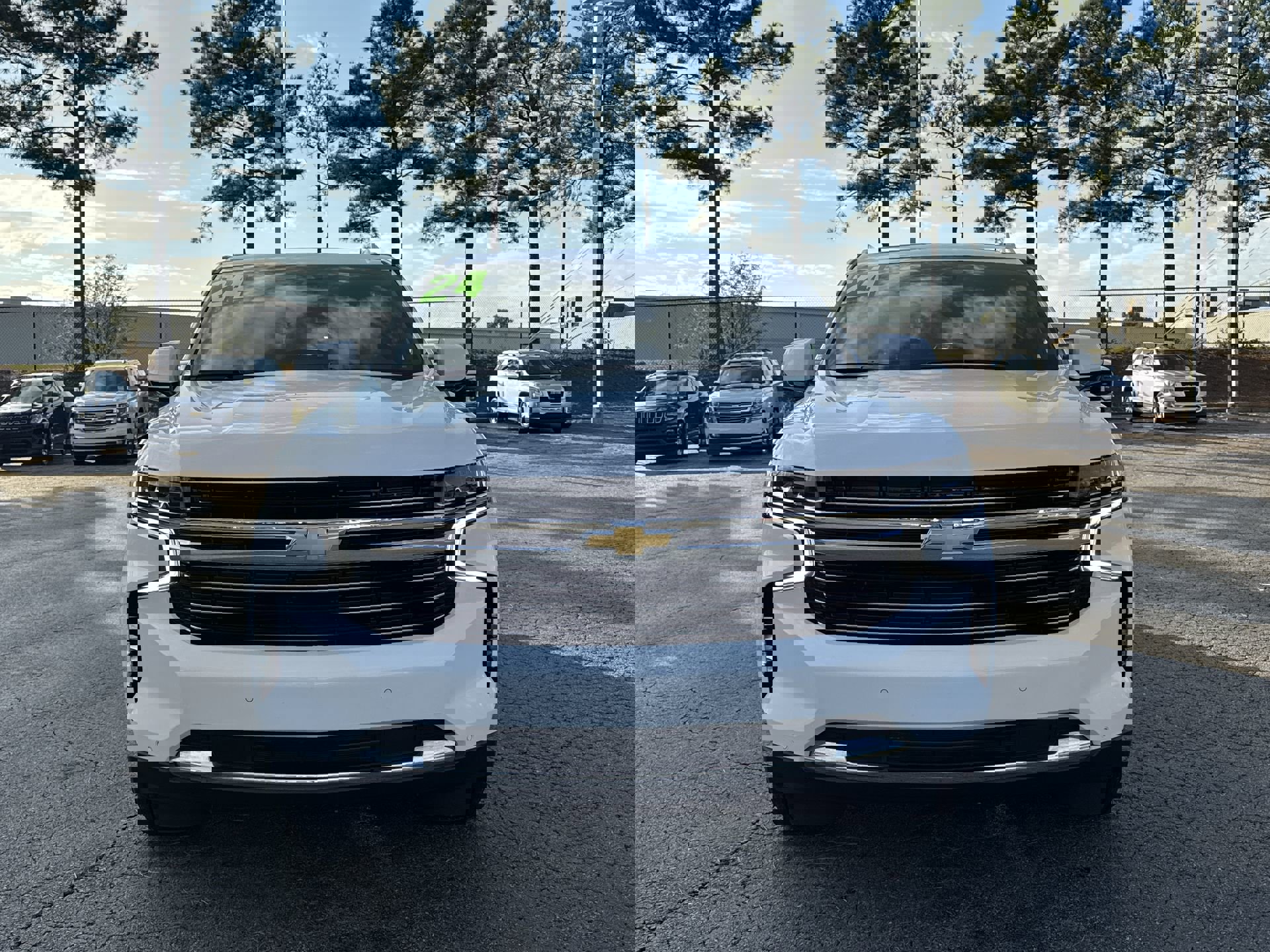 2024 Chevrolet Suburban LT photo 2