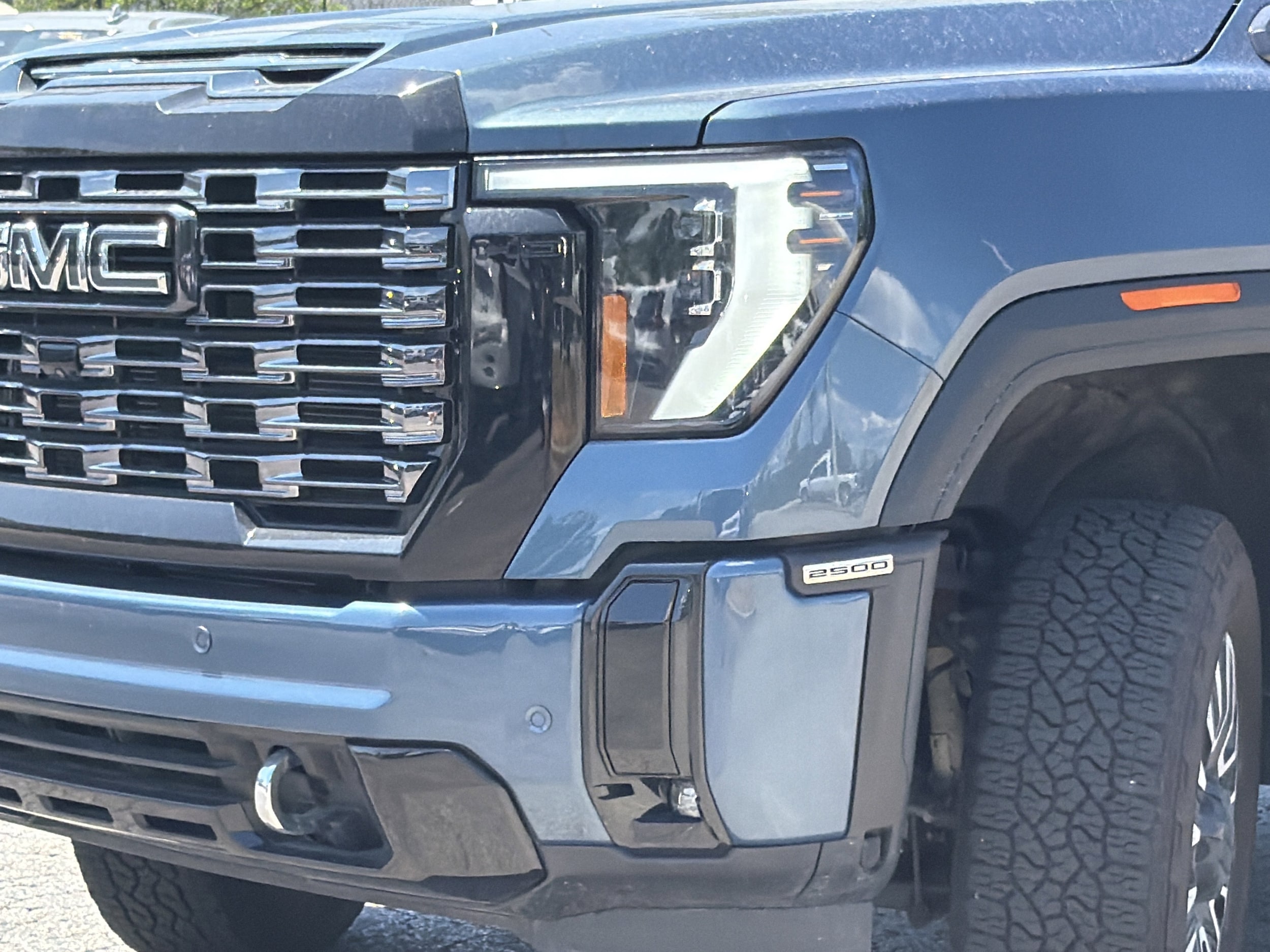 2025 GMC Sierra 2500HD Denali Ultimate photo 6