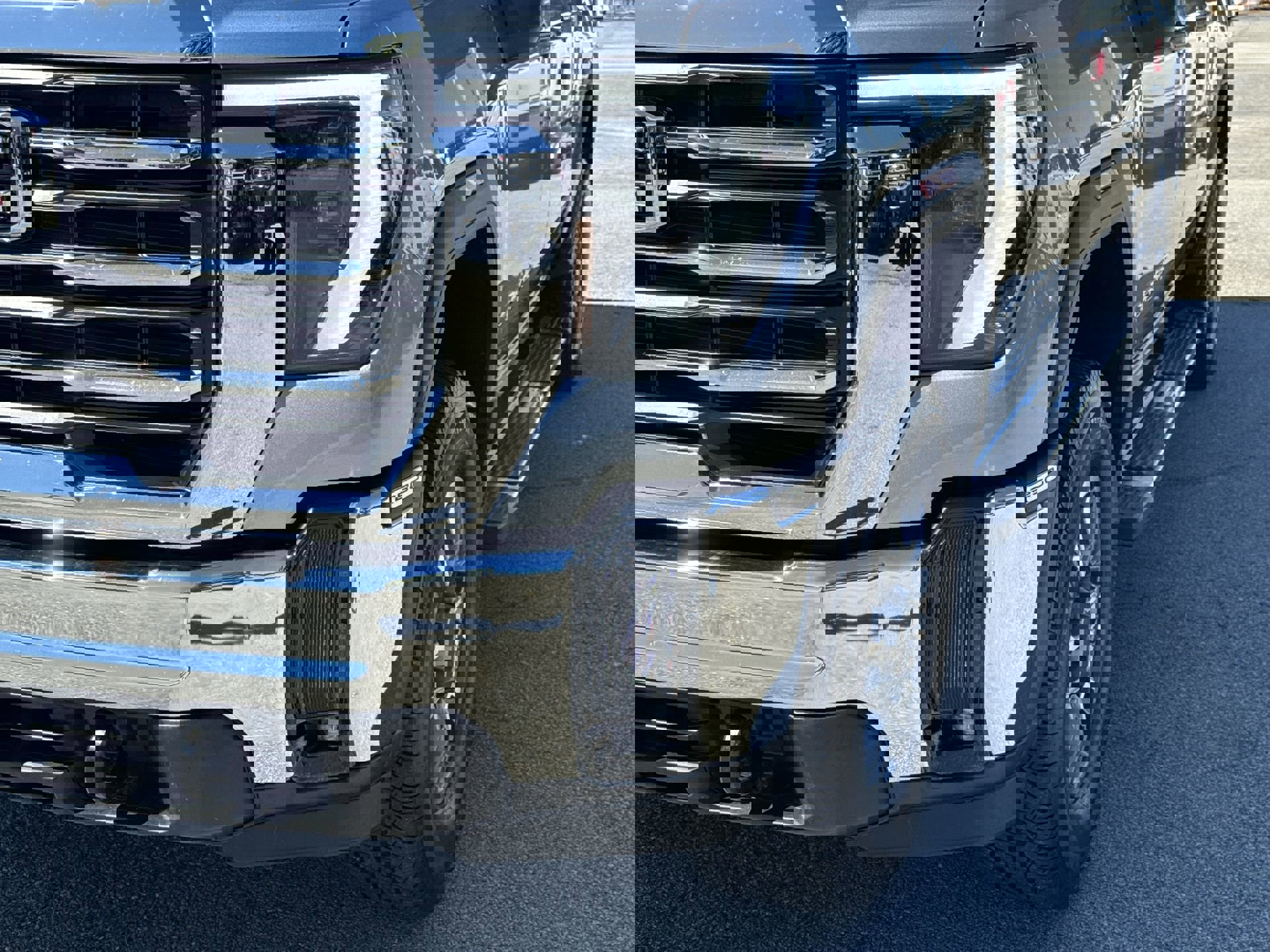 2025 Gmc Sierra 2500 HD SLE photo 4