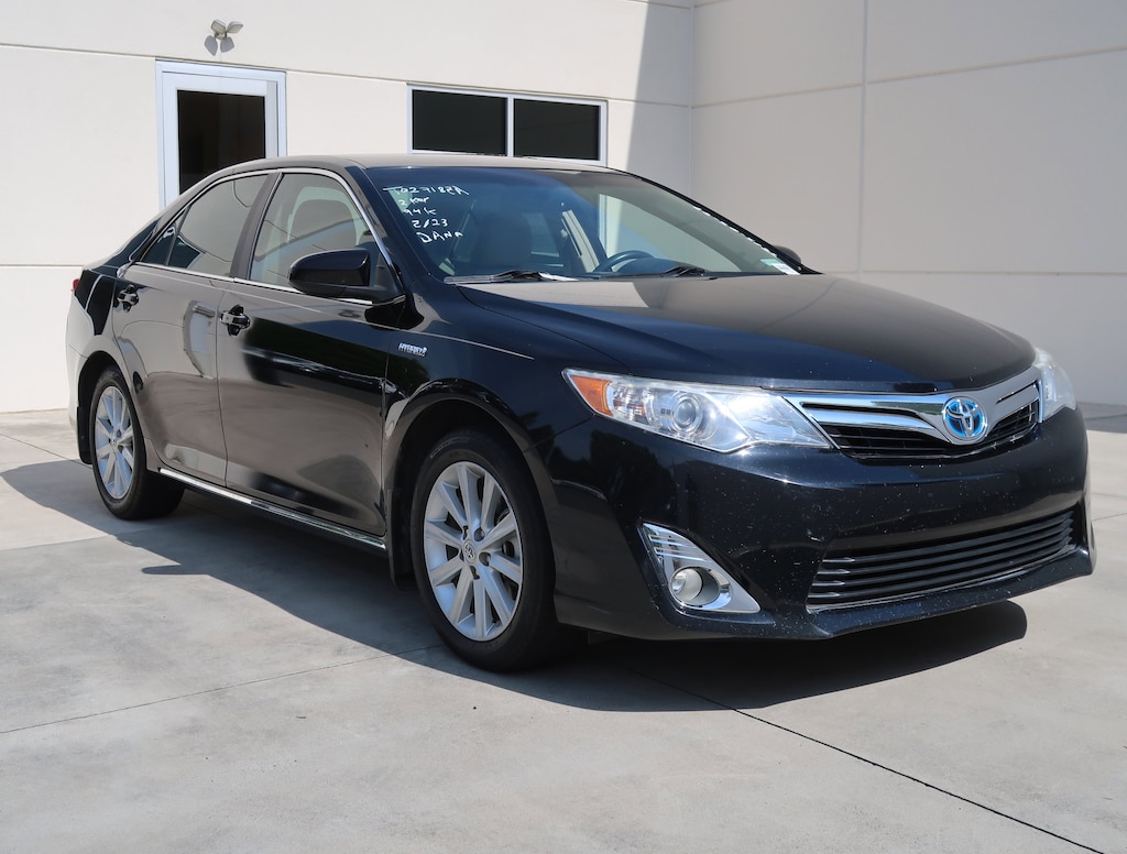 Used 2012 Toyota Camry Hybrid XLE Sedan