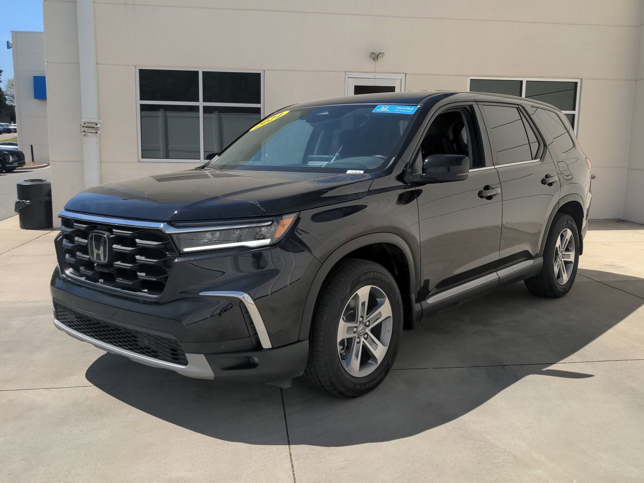 2024 Honda Pilot EX-L 8 Passenger photo 4