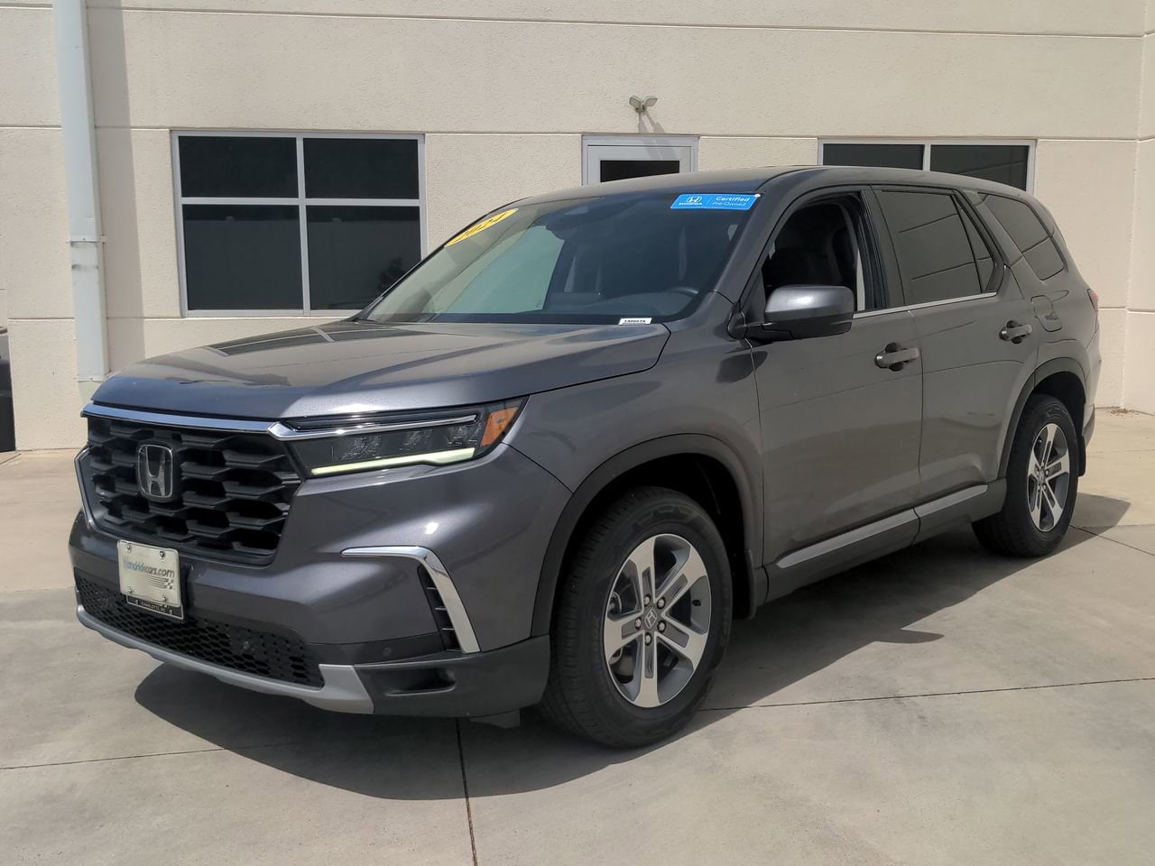 2024 Honda Pilot EX-L 8 Passenger photo 4