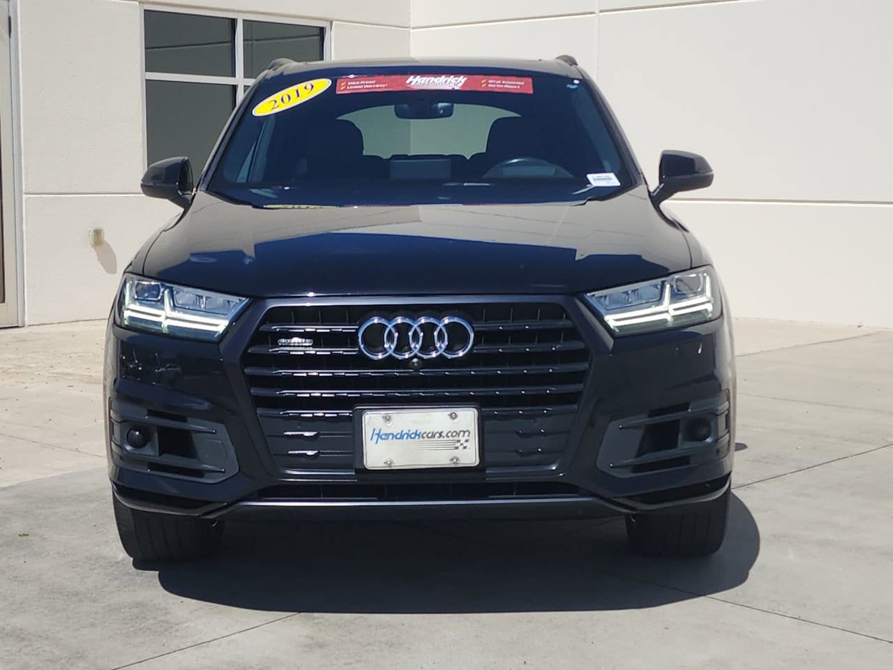 2019 Audi Q7 Prestige photo 2