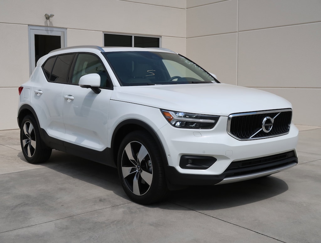 Used 2019 Volvo XC40 Momentum SUV