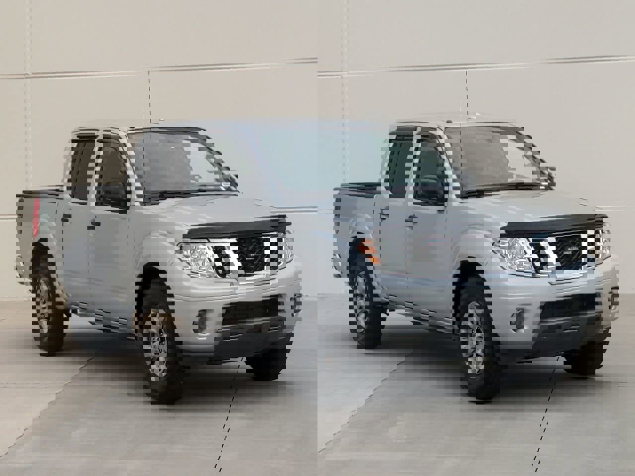 2012 Nissan Frontier SV photo 2