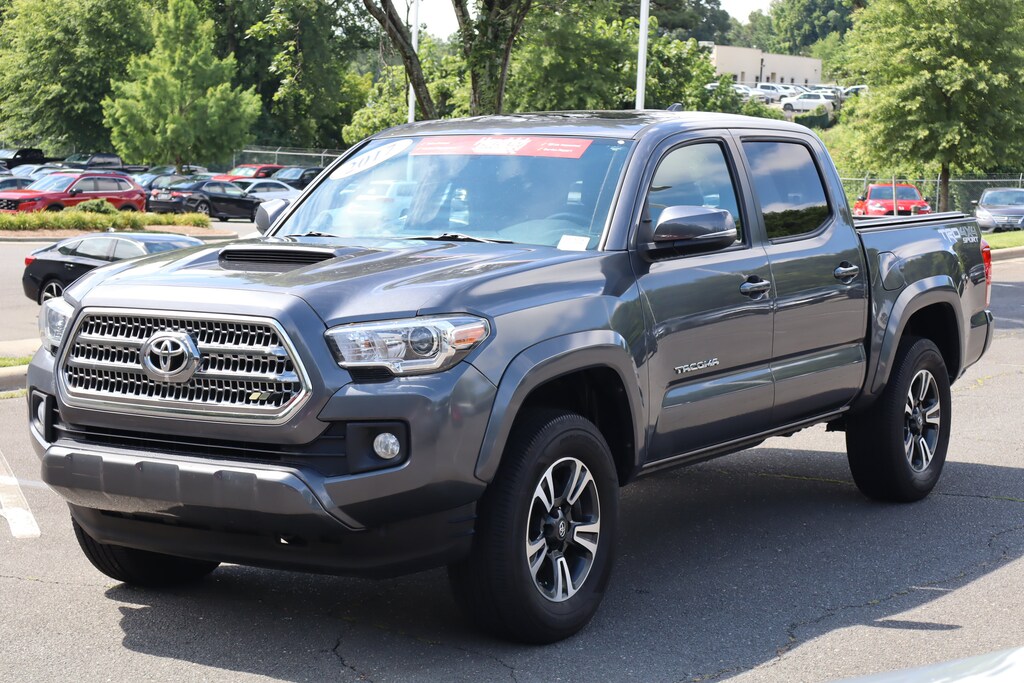Used 2017 Toyota Tacoma TRD Sport Pickup