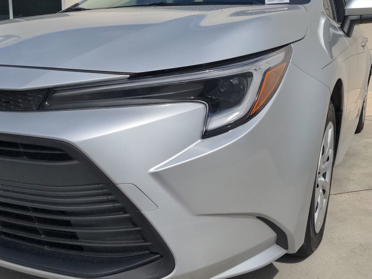 2026 Toyota Corolla Hybrid LE photo 4