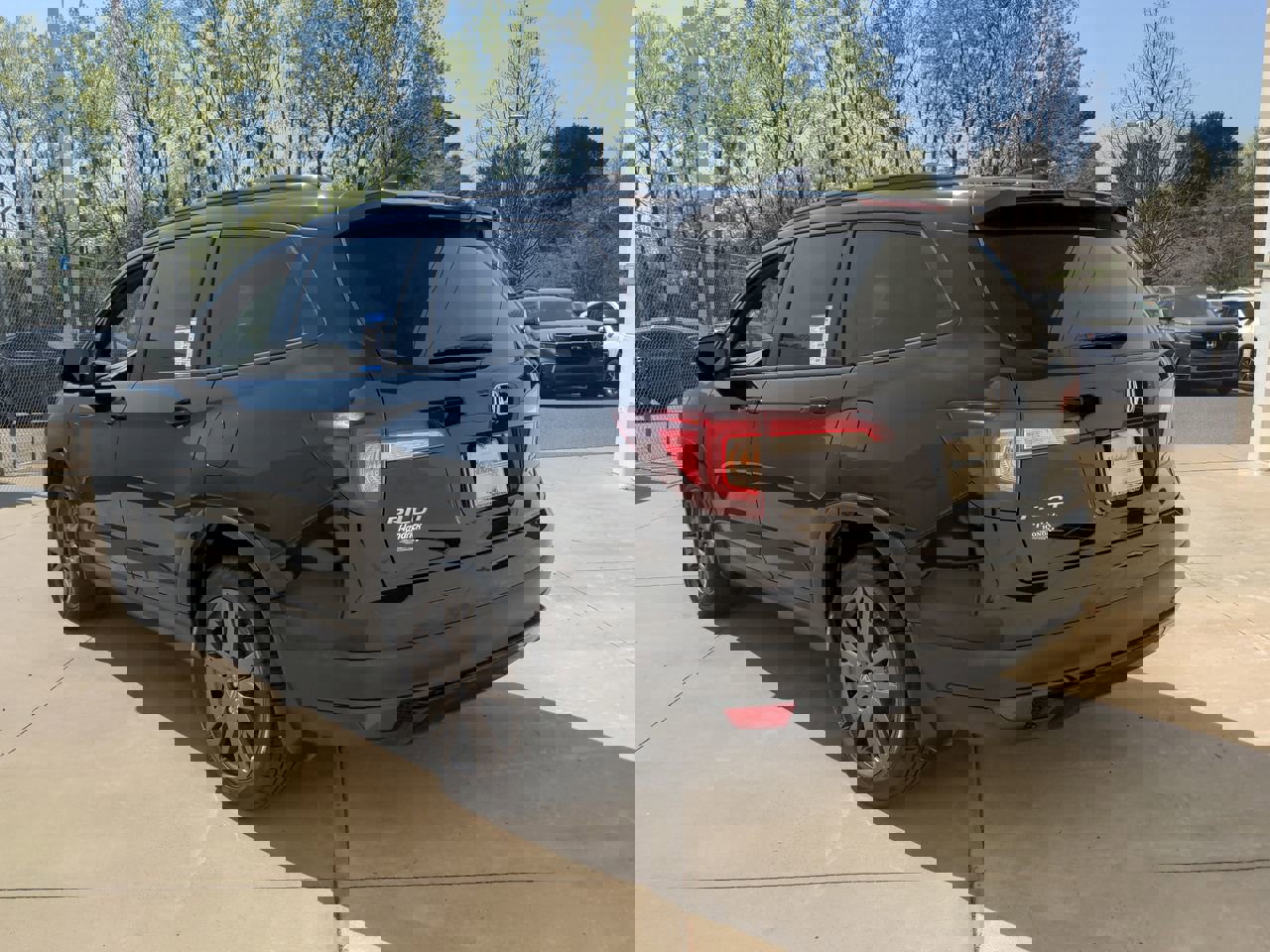 2022 Honda Pilot Sport photo 3