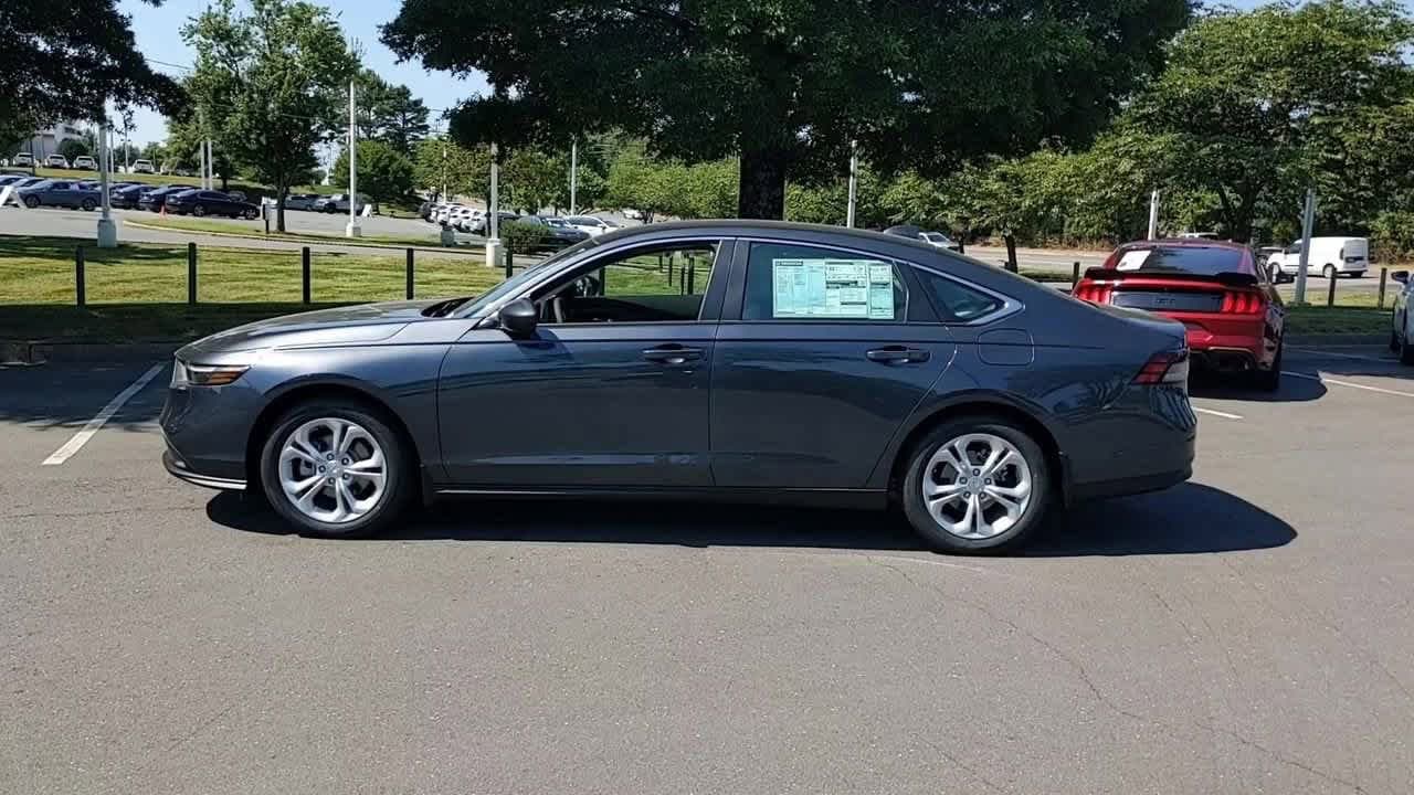 2025 Honda Accord LX photo 5