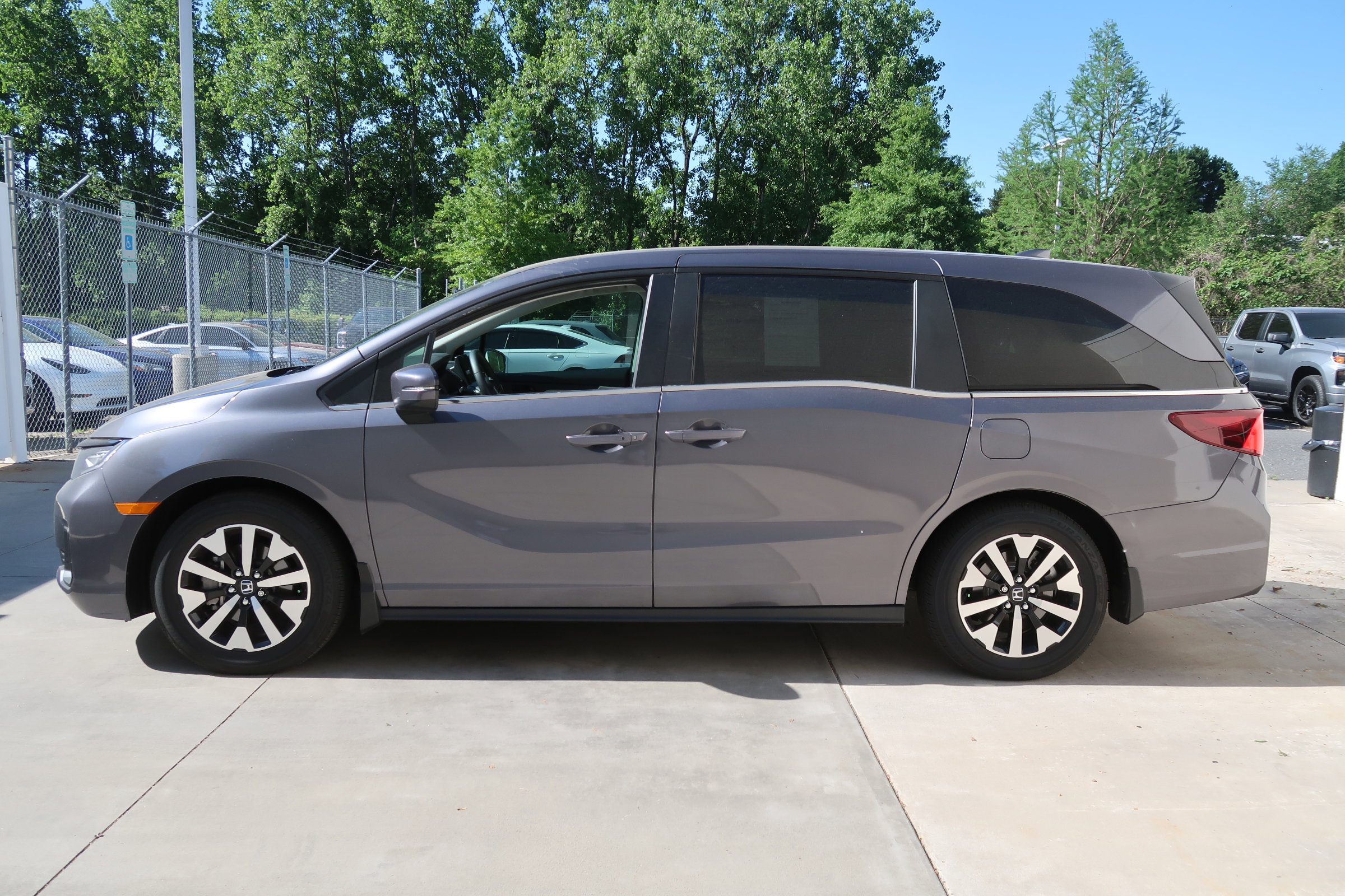 2026 Honda Odyssey EX-L photo 3
