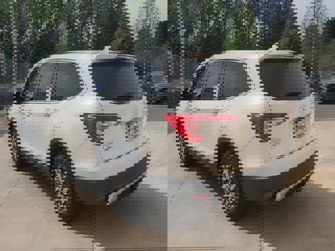 2020 Honda Pilot EX-L photo 3