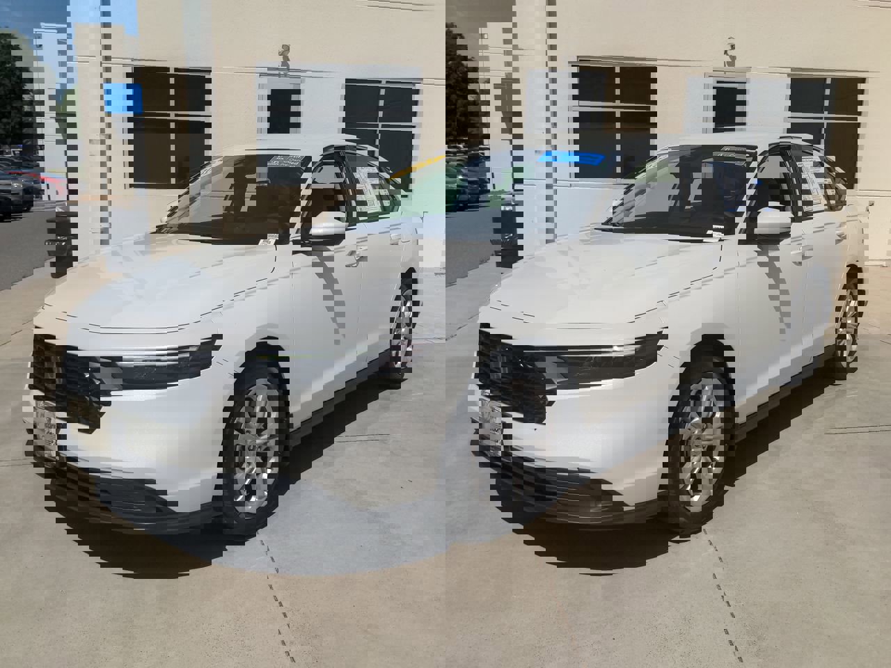 2025 Honda Accord LX photo 4