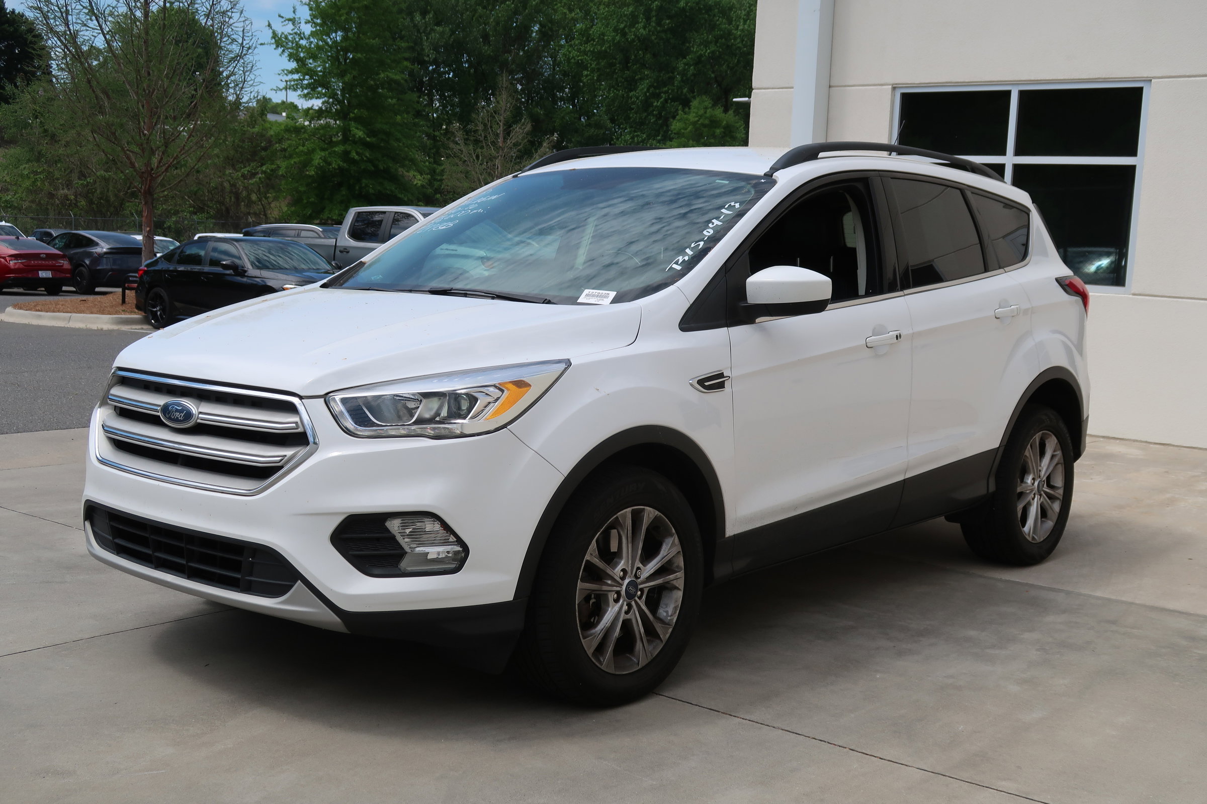 2019 Ford Escape SEL photo 4