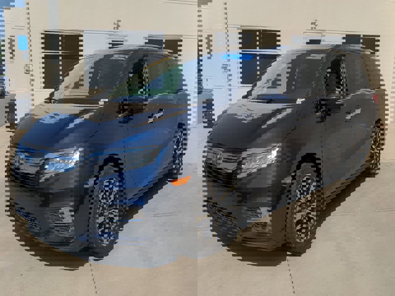 2020 Honda Odyssey Elite photo 3