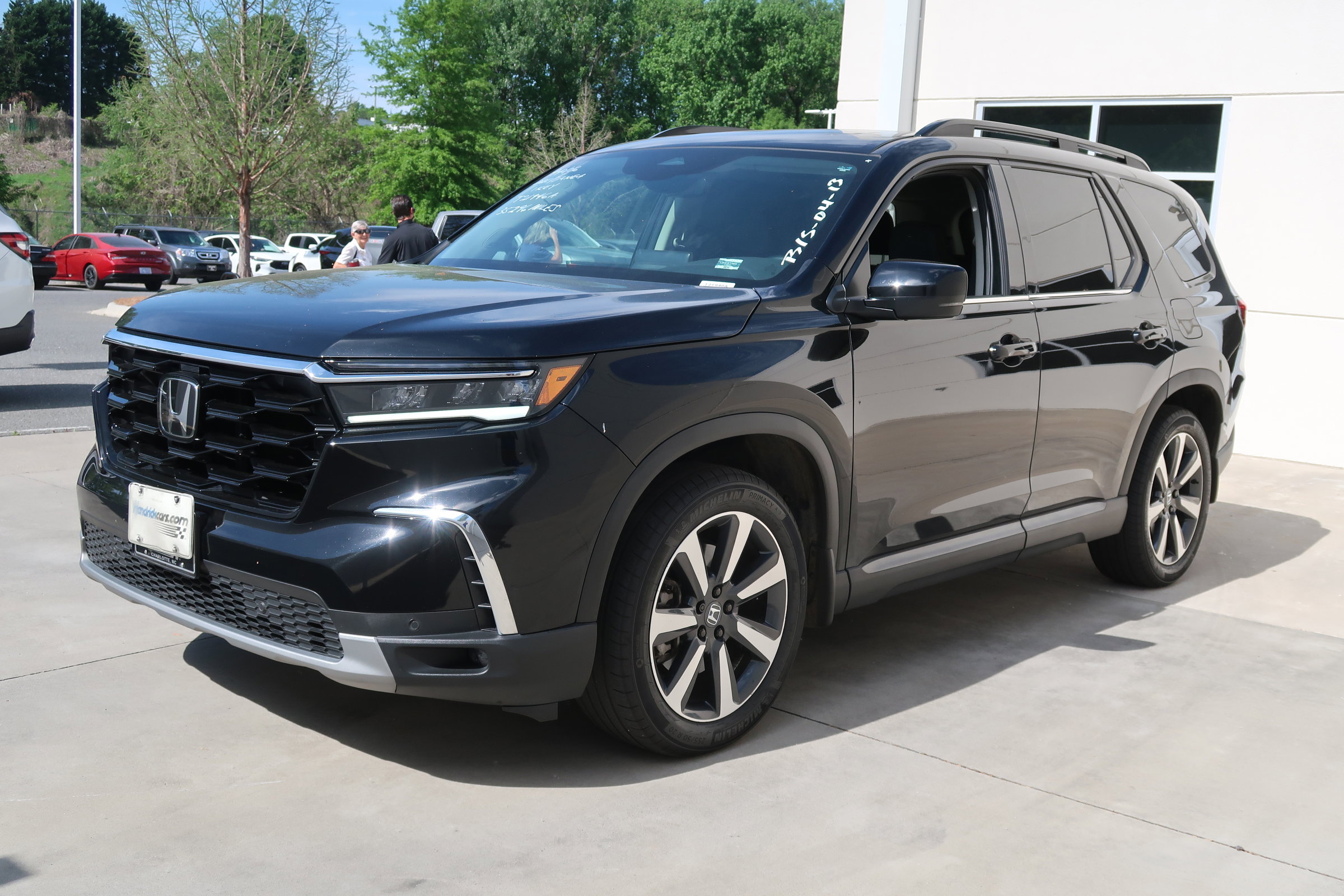 2025 Honda Pilot Touring photo 4