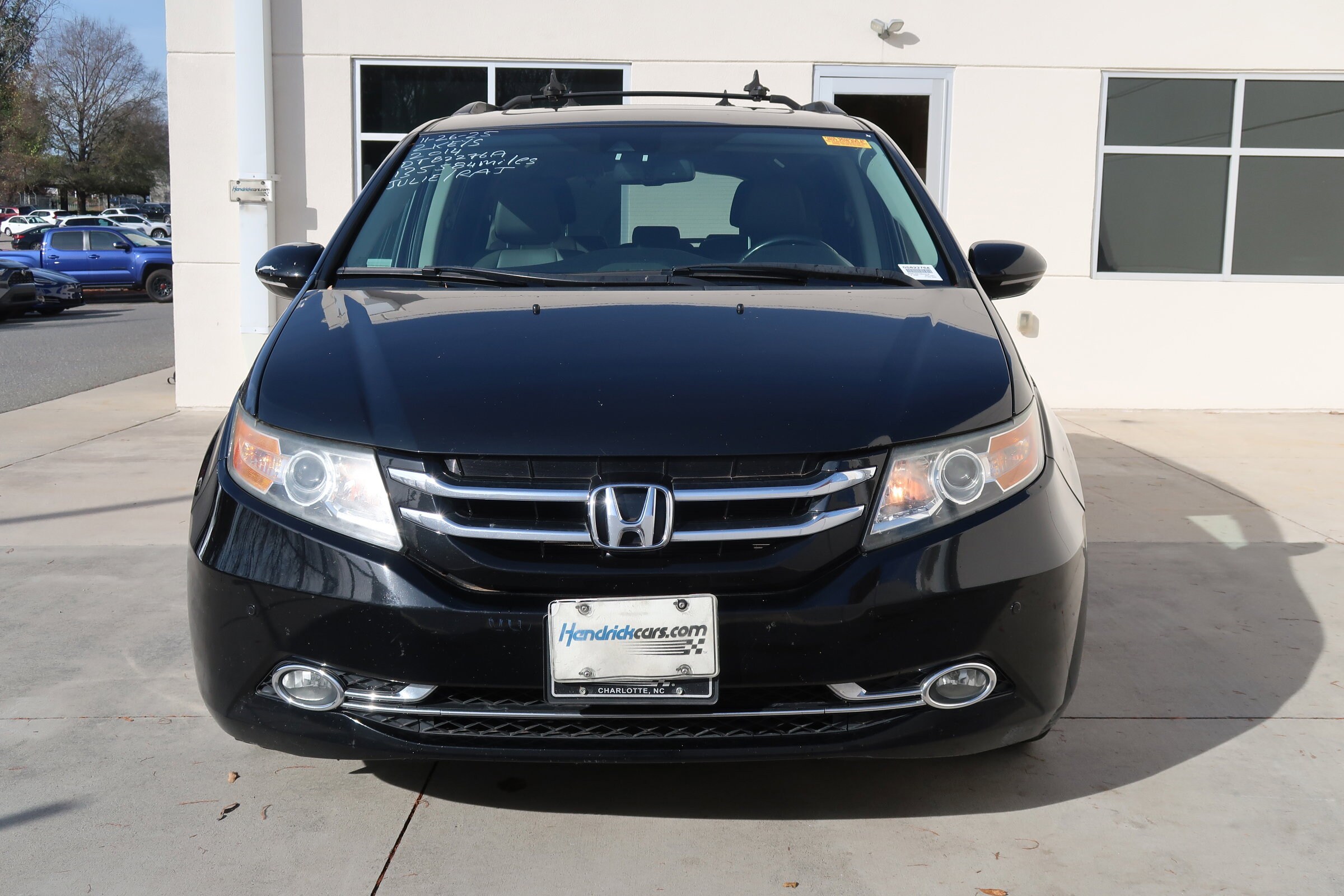 2014 Honda Odyssey Touring photo 2