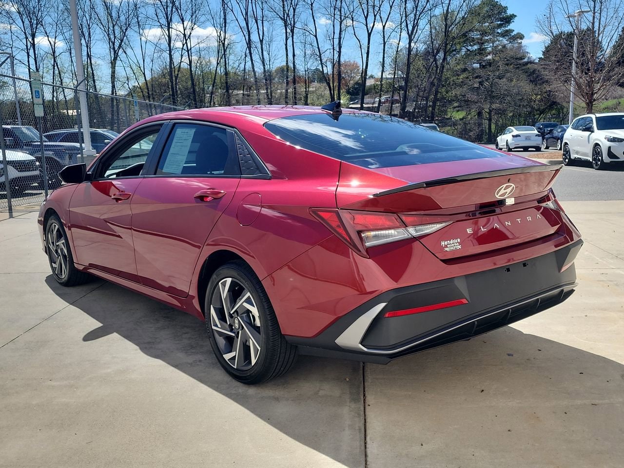 2025 Hyundai Elantra SEL Sport photo 3