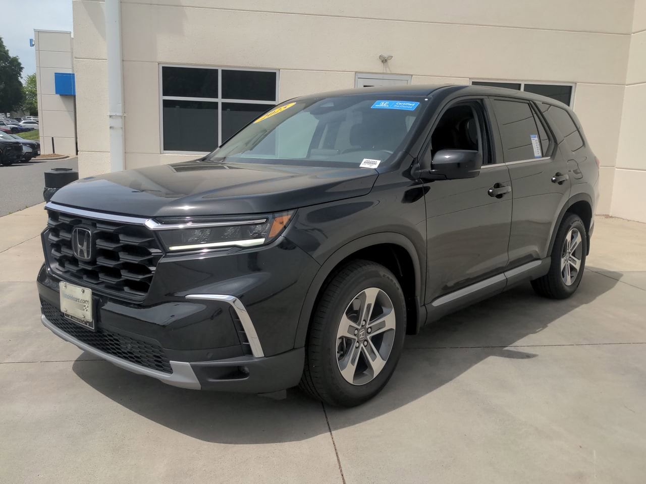 2025 Honda Pilot EX-L photo 4