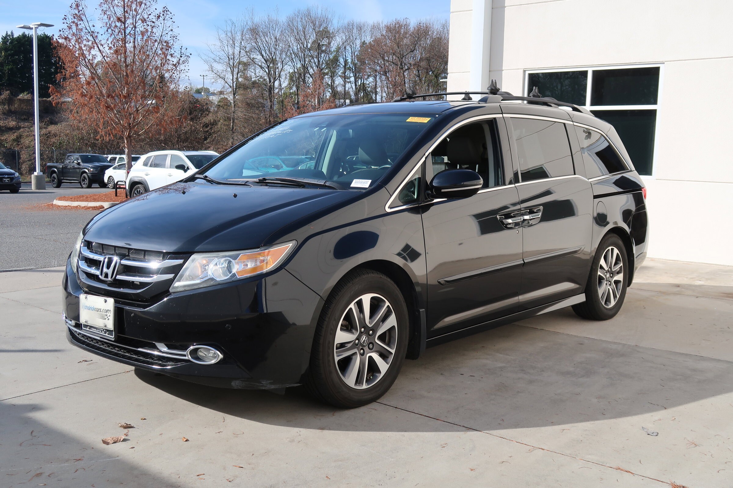2014 Honda Odyssey Touring photo 3