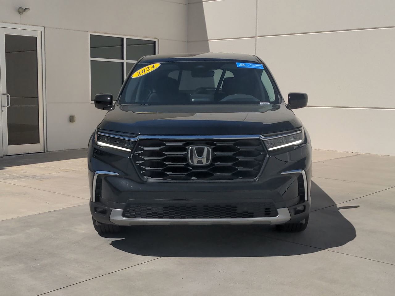 2024 Honda Pilot EX-L 8 Passenger photo 2