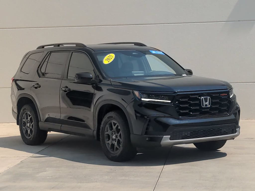 Certified 2025 Honda Pilot TrailSport SUV