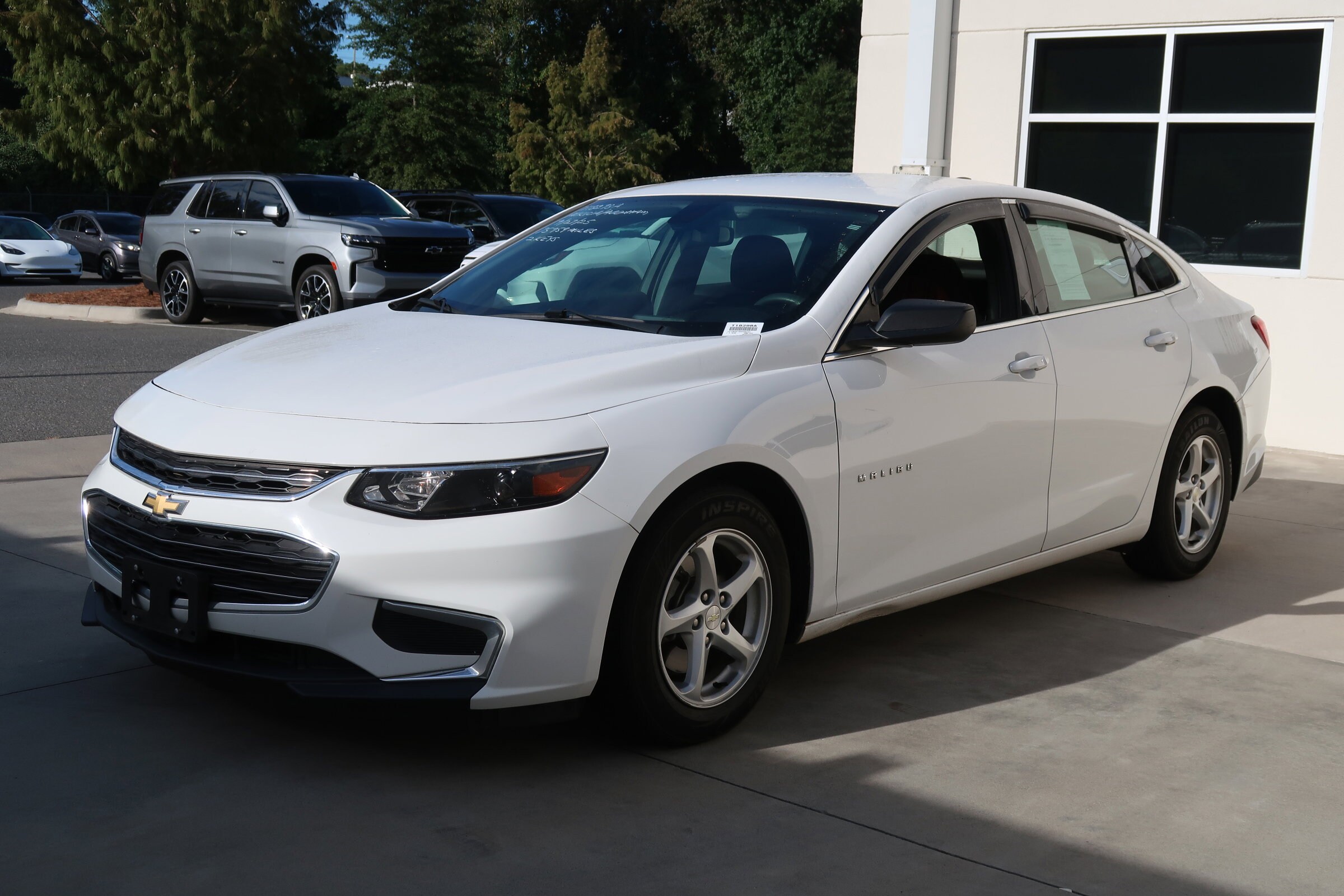 2017 Chevrolet Malibu LS photo 3