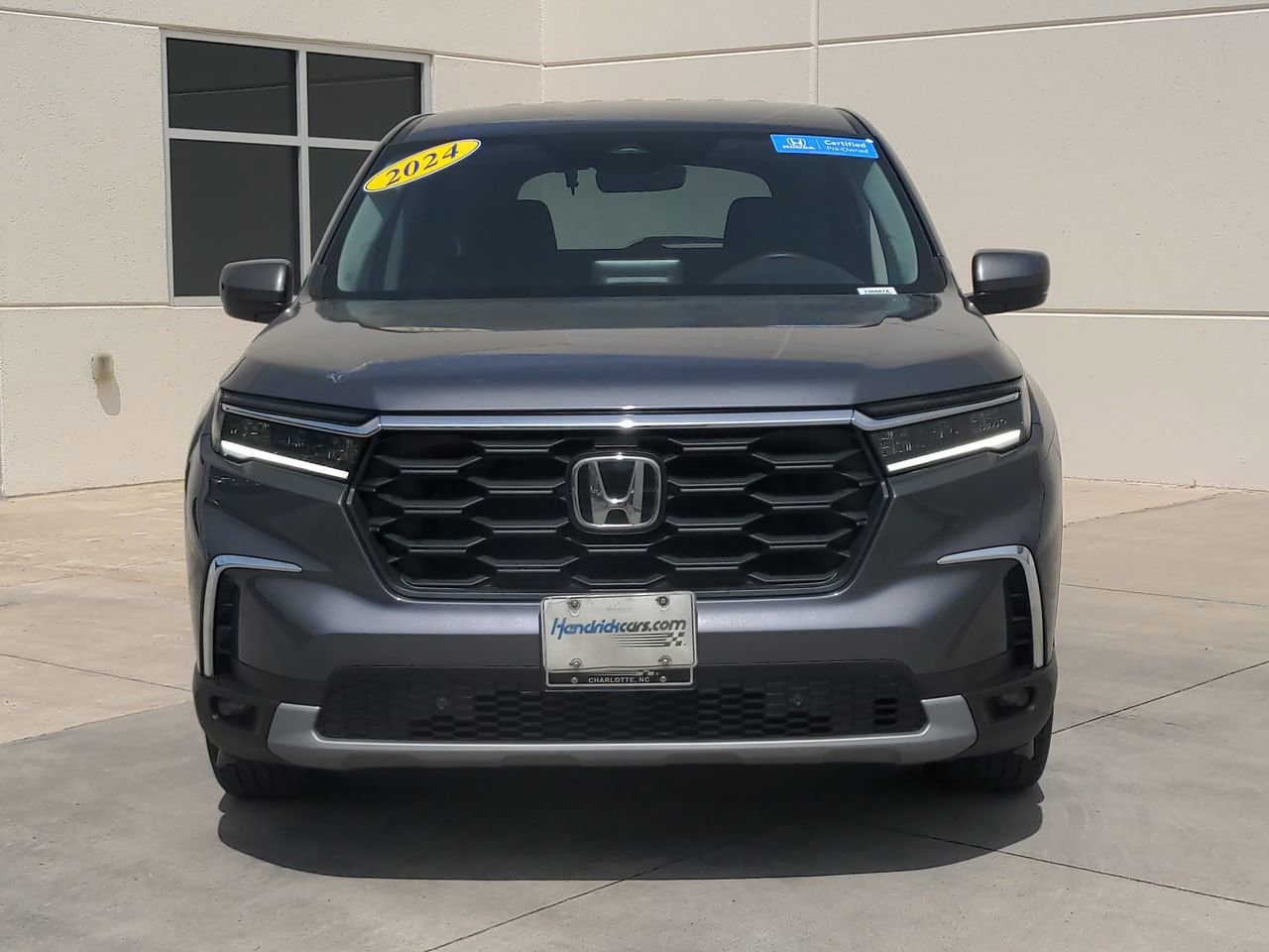 2024 Honda Pilot EX-L 8 Passenger photo 2