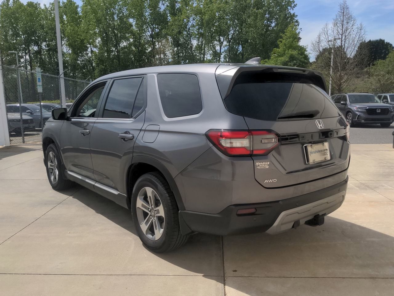 2025 Honda Pilot EX-L photo 3