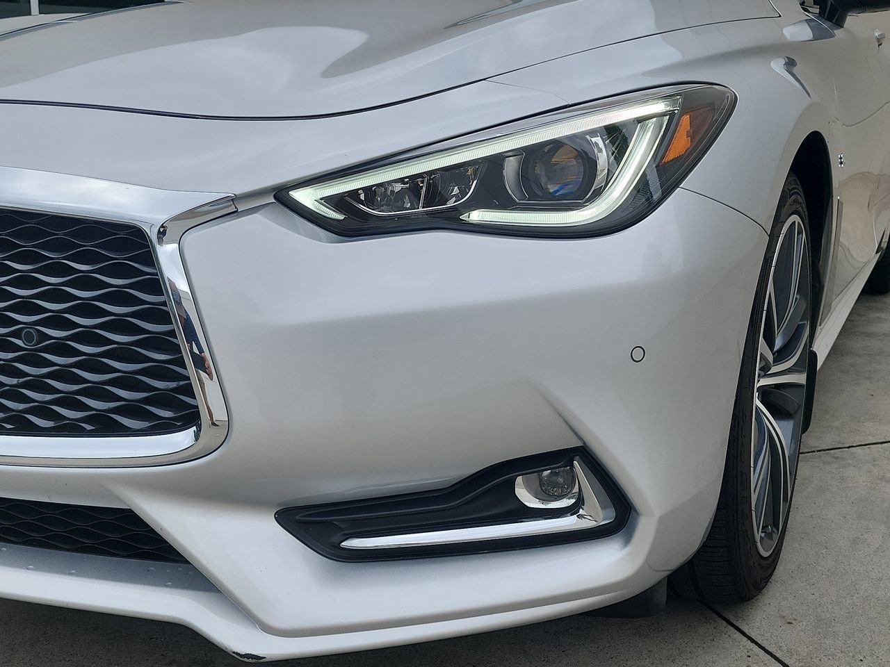 INFINITI Q60 3.0t LUXE