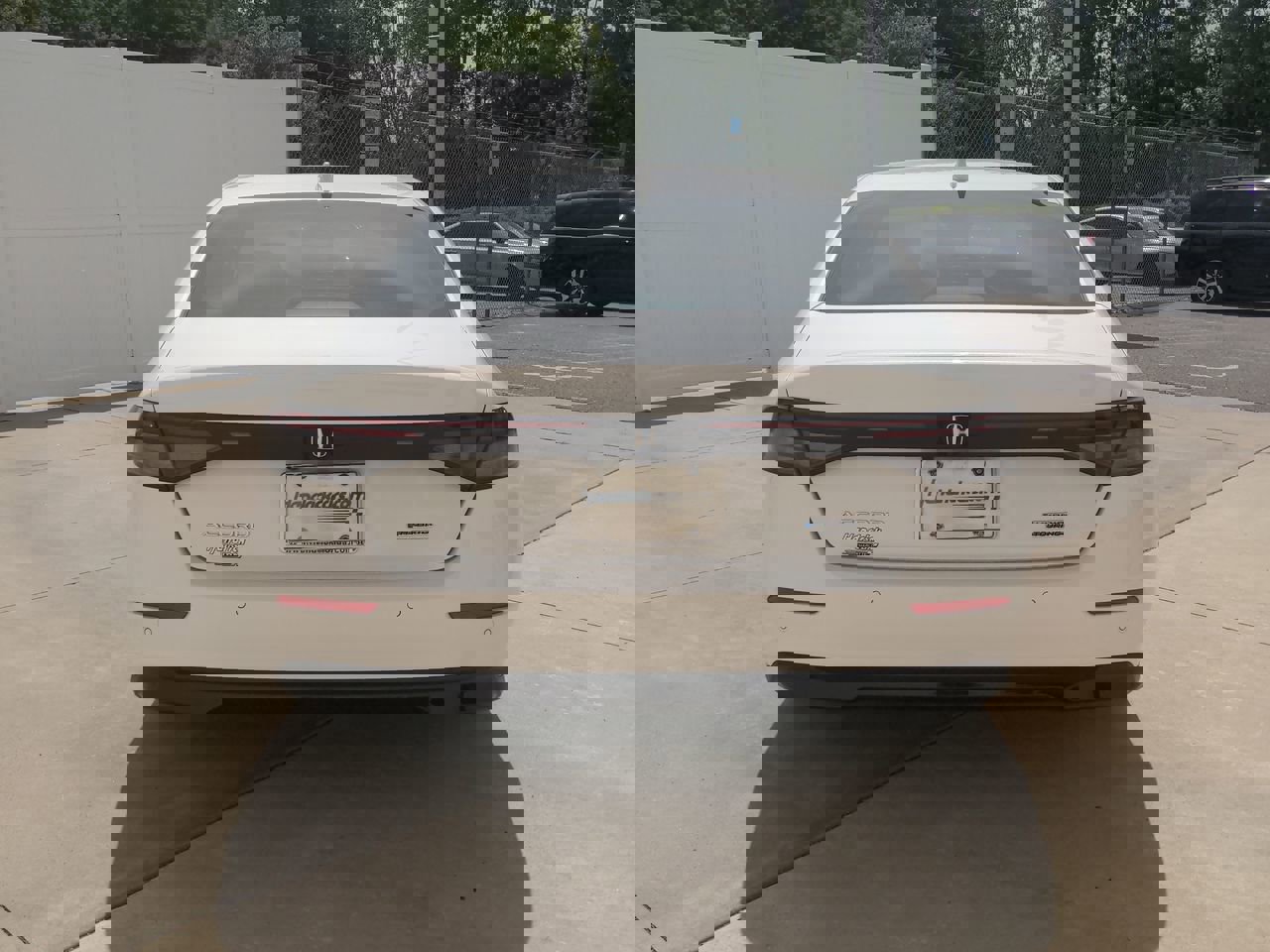 2025 Honda Accord Hybrid Touring photo 3