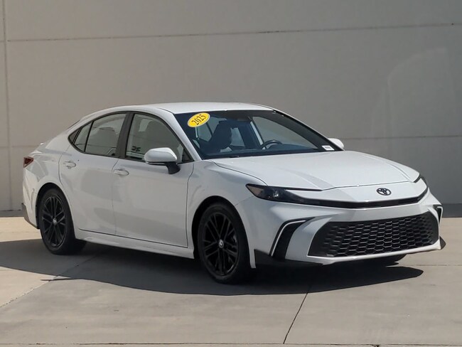2025 Toyota Camry SE Sedan