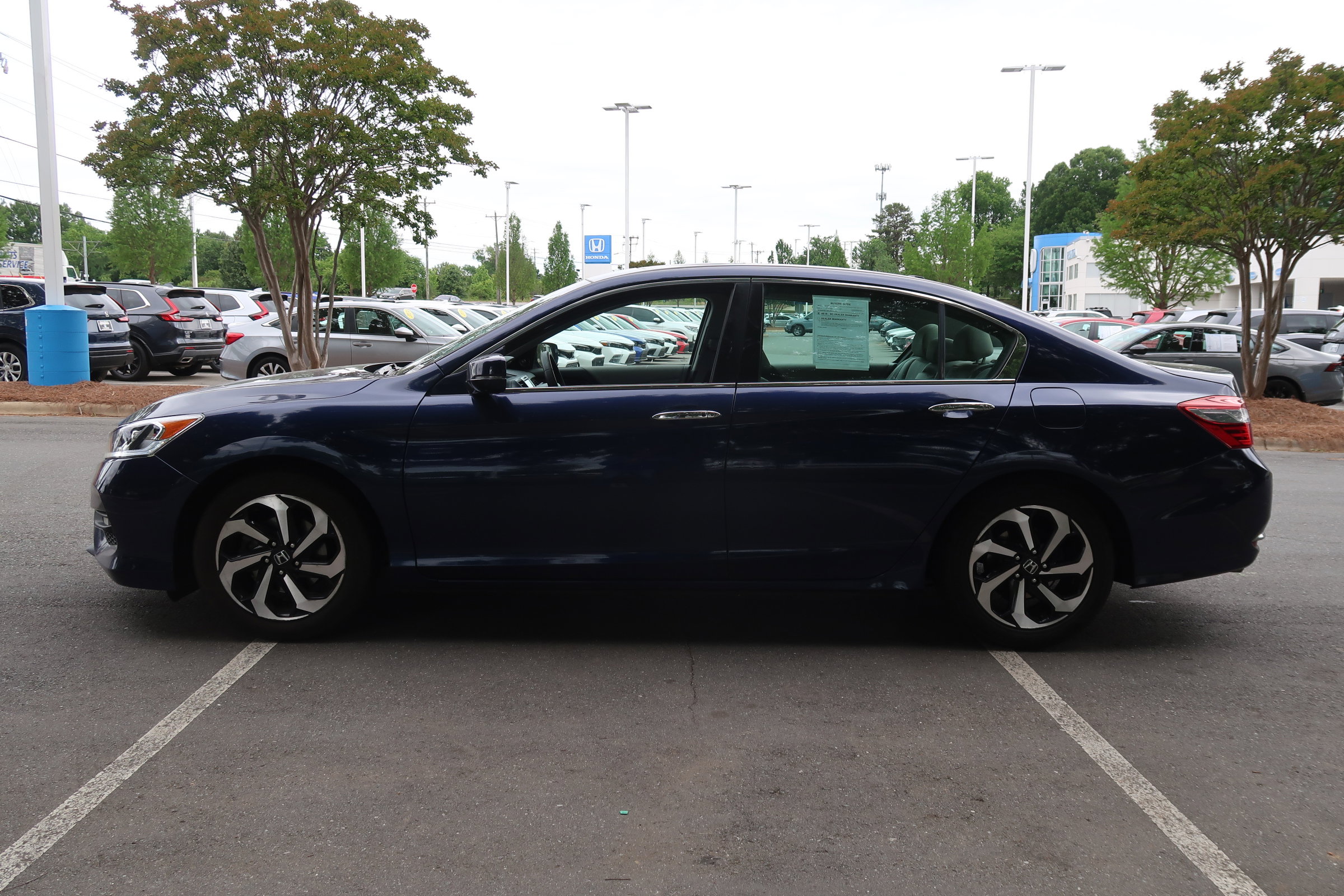 2017 Honda Accord EX-L V6 photo 3