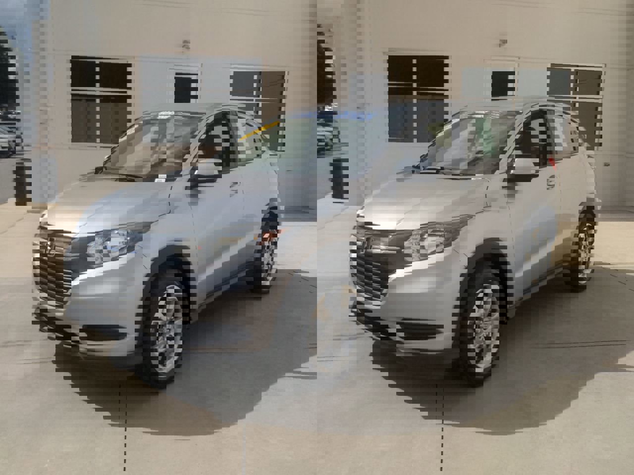 2018 Honda HR-V LX photo 2