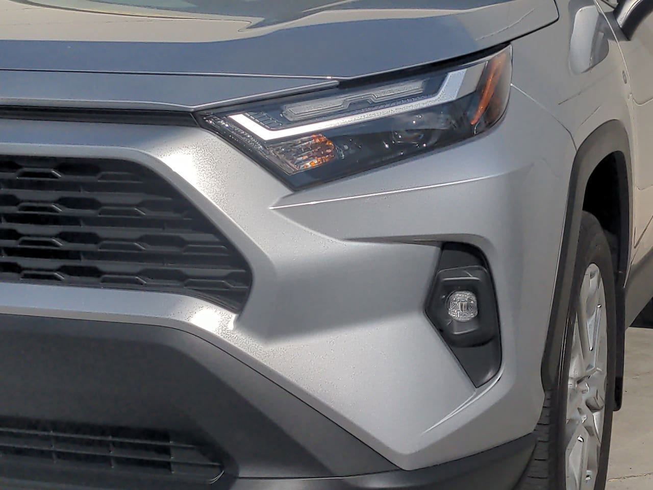 2024 Toyota RAV4 XLE Premium photo 4