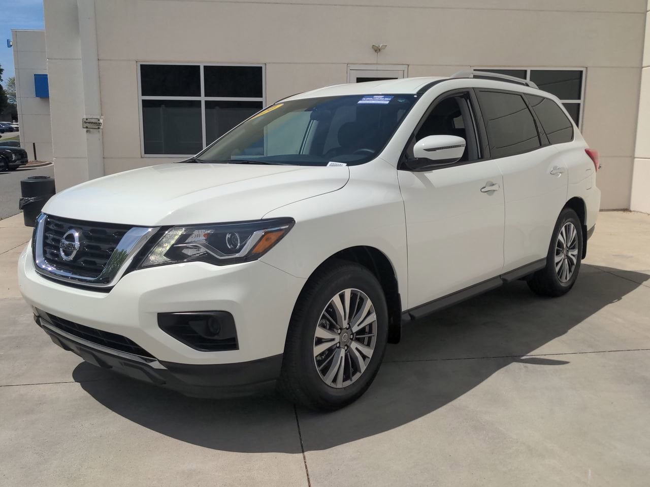 2020 Nissan Pathfinder S photo 4