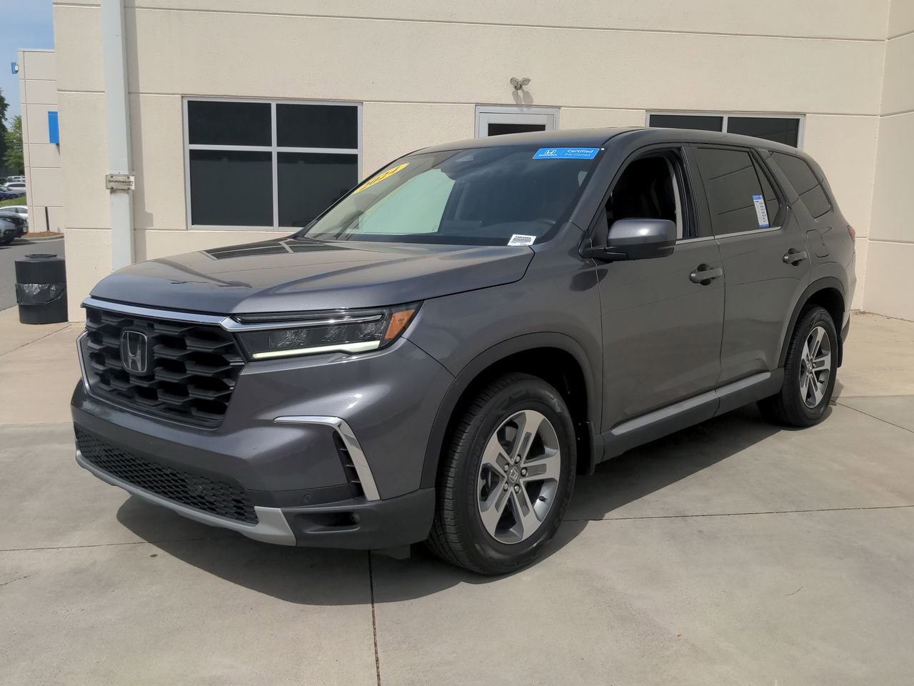 2024 Honda Pilot EX-L 8 Passenger photo 4